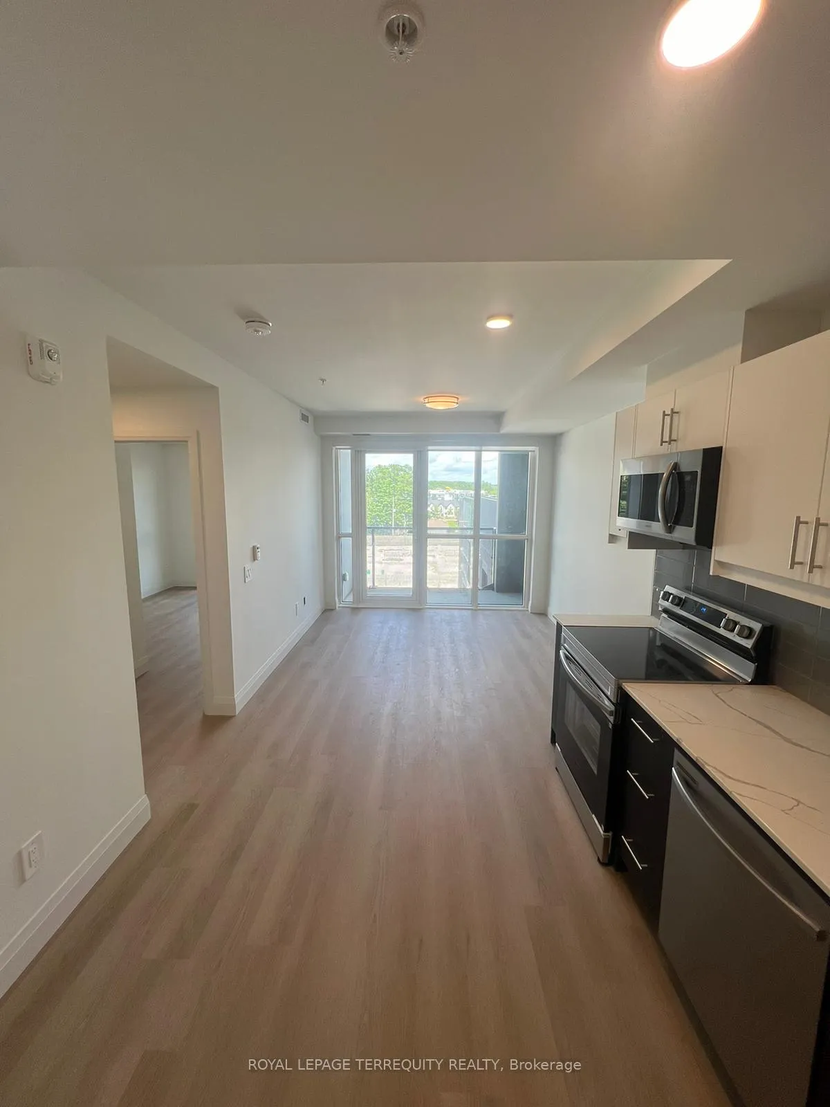 Photo 6 of Unit 501, 1333 Weber Street E, Kitchener, Stanley Park — HOMEH