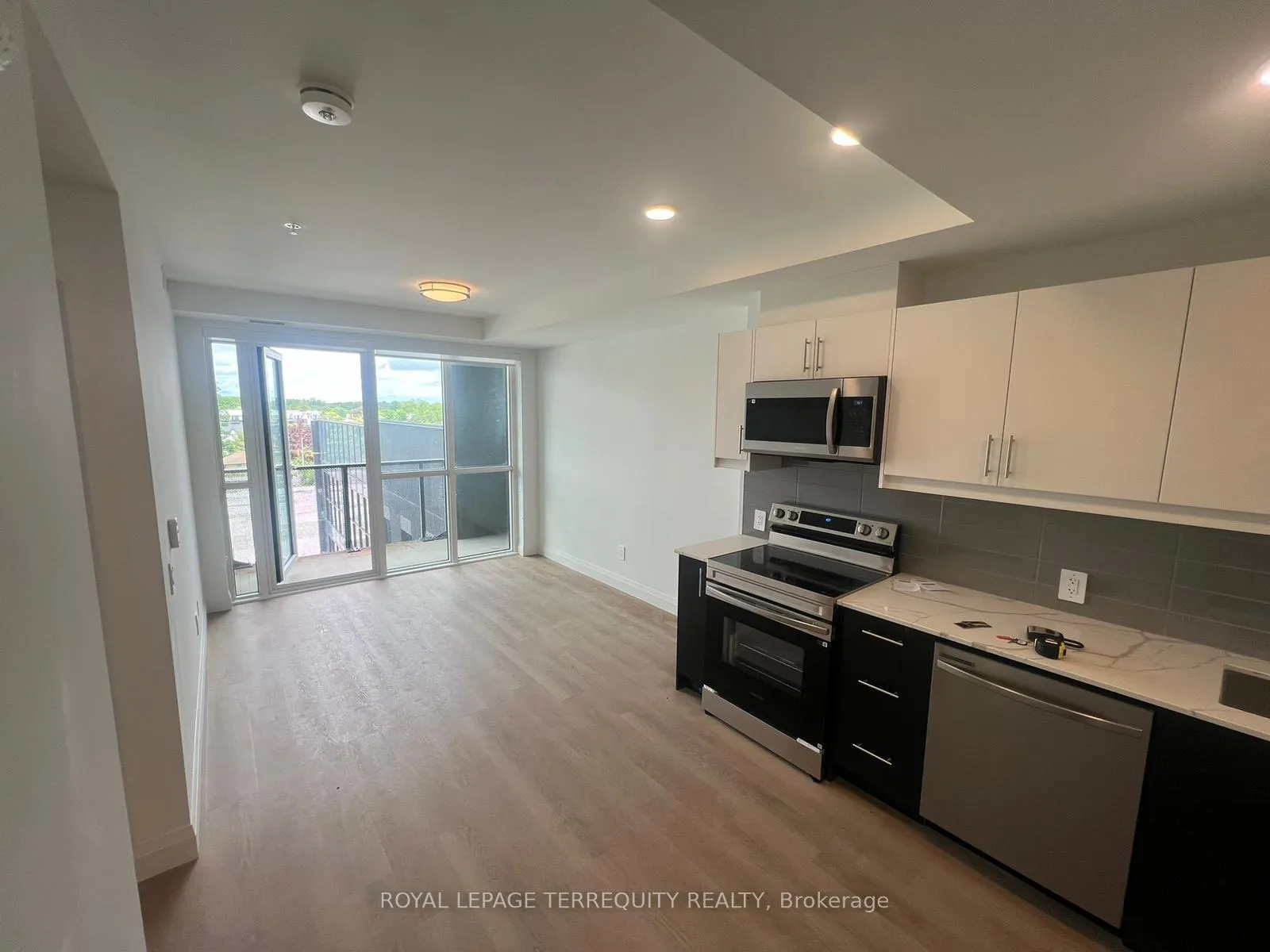Photo 12 of Unit 501, 1333 Weber Street E, Kitchener, Stanley Park — HOMEH