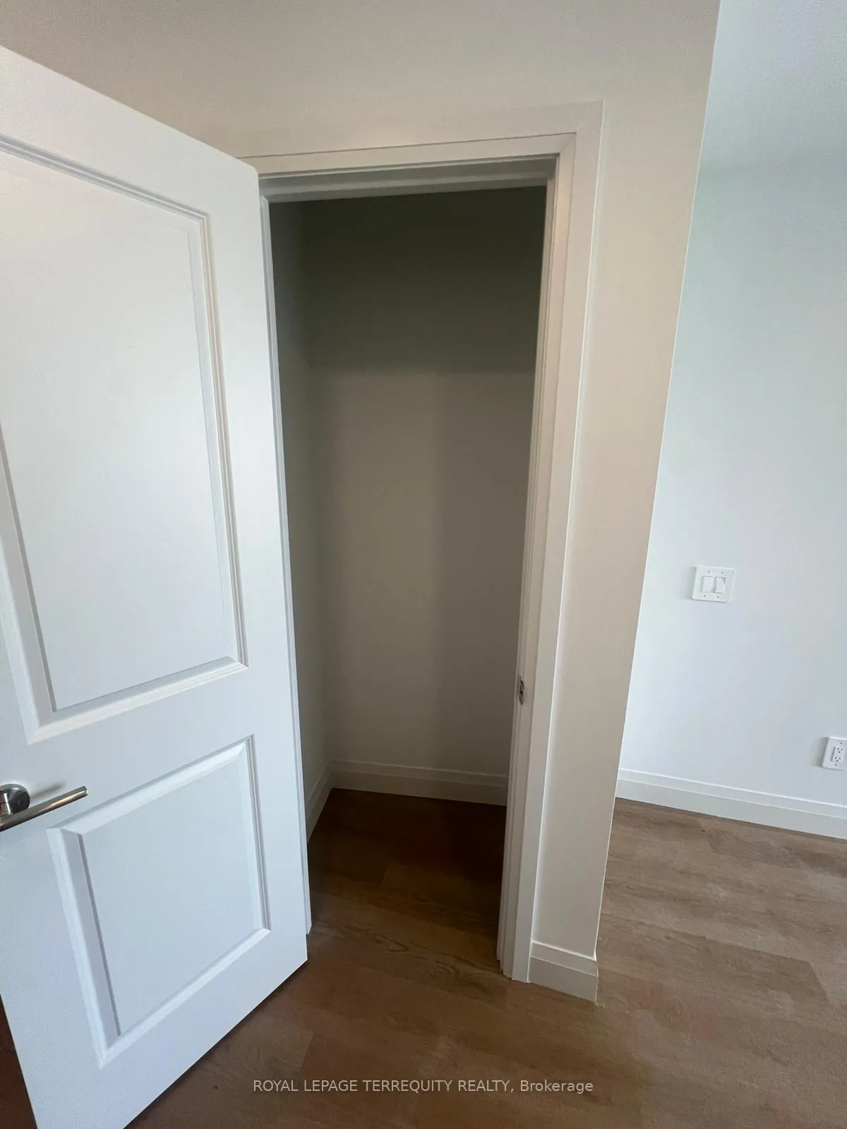 Photo 16 of Unit 501, 1333 Weber Street E, Kitchener, Stanley Park — HOMEH