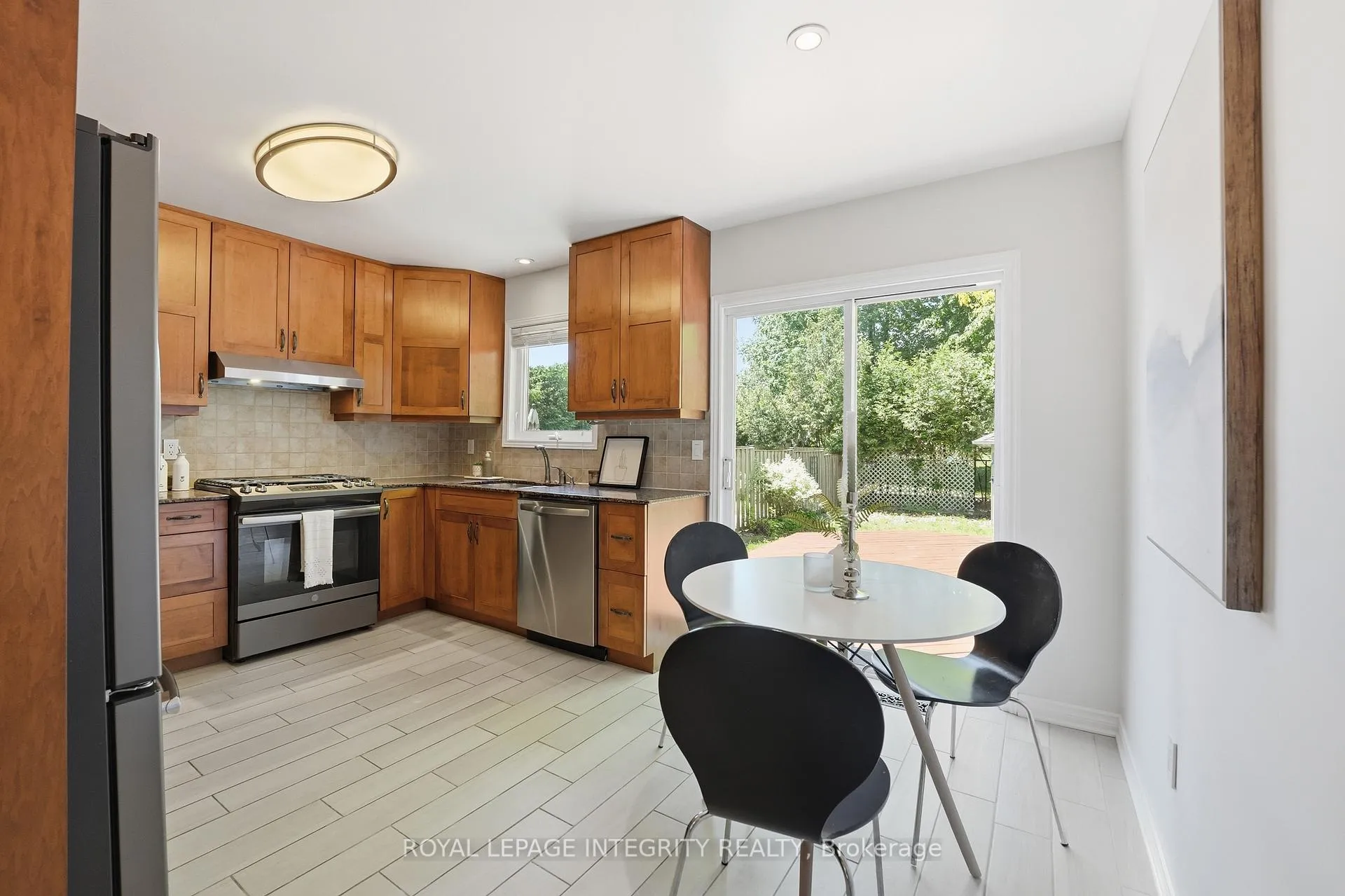 Photo 14 of 38 Victor Street, Ottawa, Stittsville (Central) — HOMEH