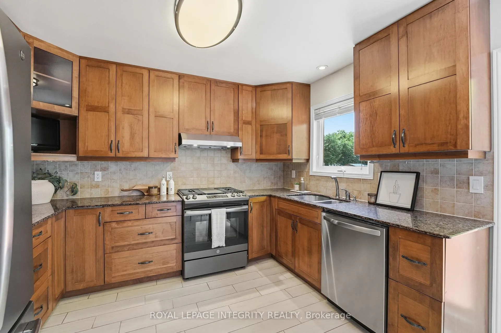 Photo 15 of 38 Victor Street, Ottawa, Stittsville (Central) — HOMEH