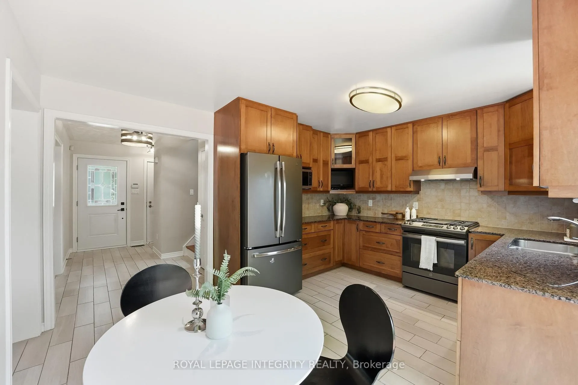Photo 16 of 38 Victor Street, Ottawa, Stittsville (Central) — HOMEH