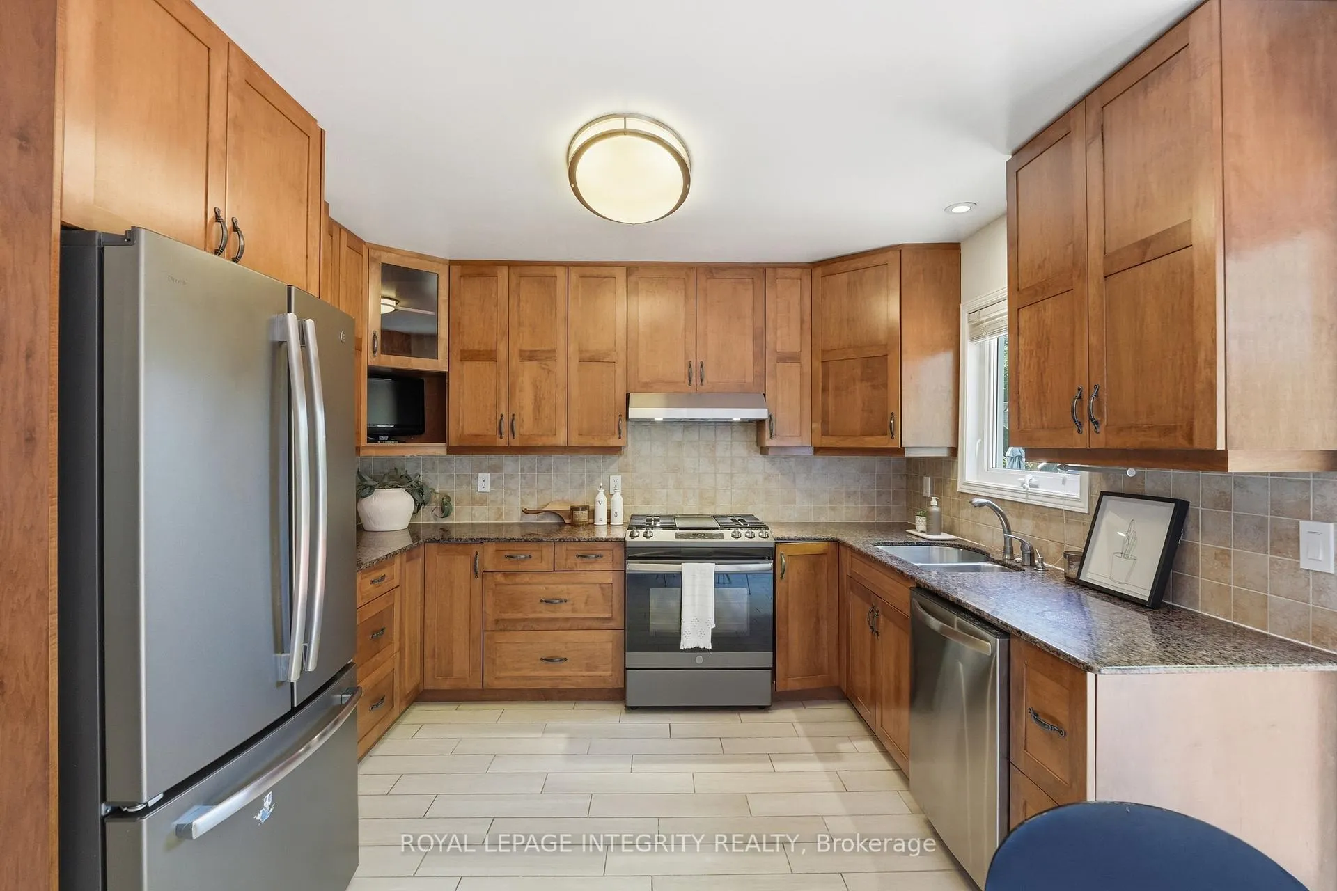 Photo 17 of 38 Victor Street, Ottawa, Stittsville (Central) — HOMEH
