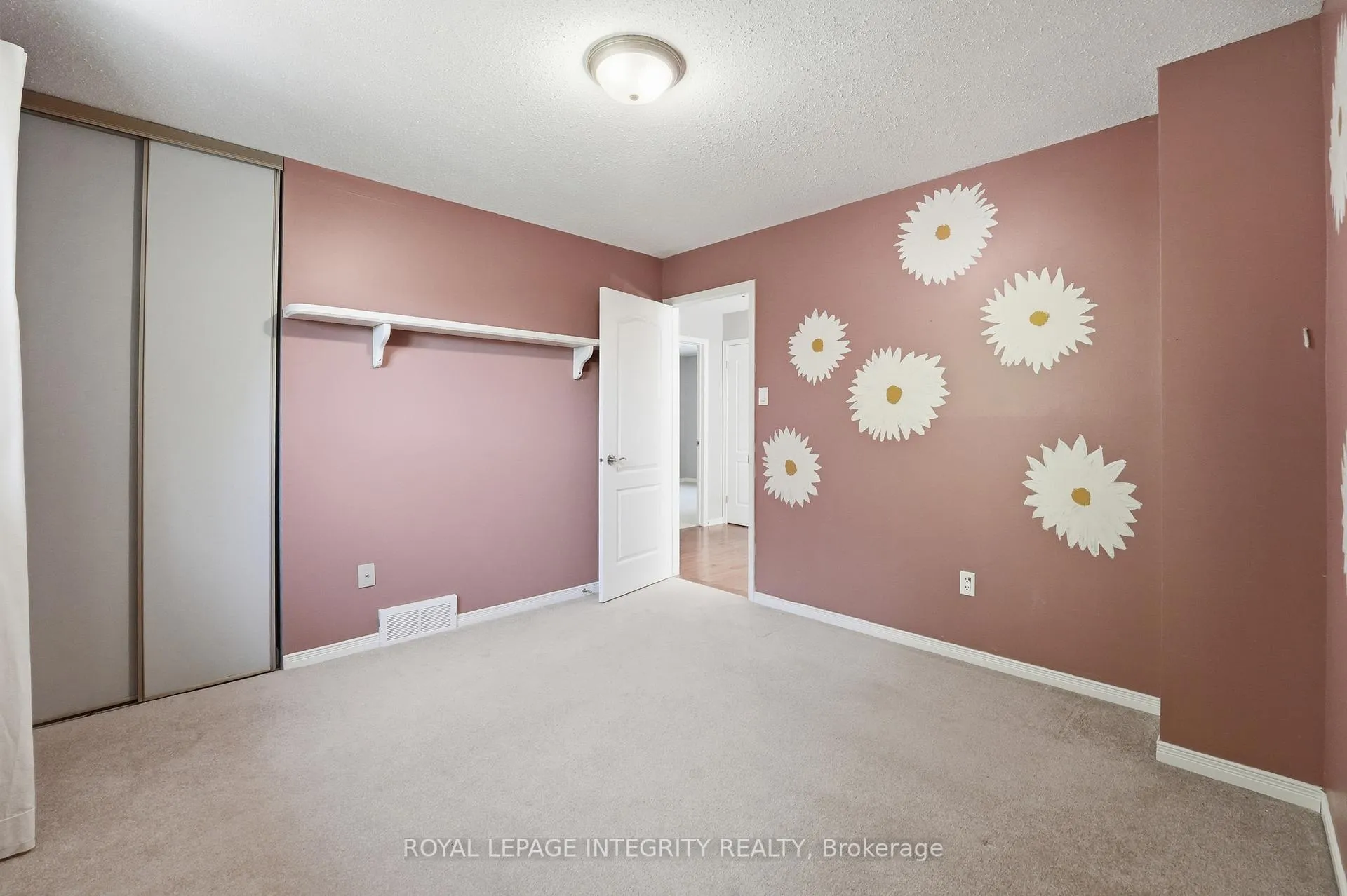 Photo 27 of 38 Victor Street, Ottawa, Stittsville (Central) — HOMEH