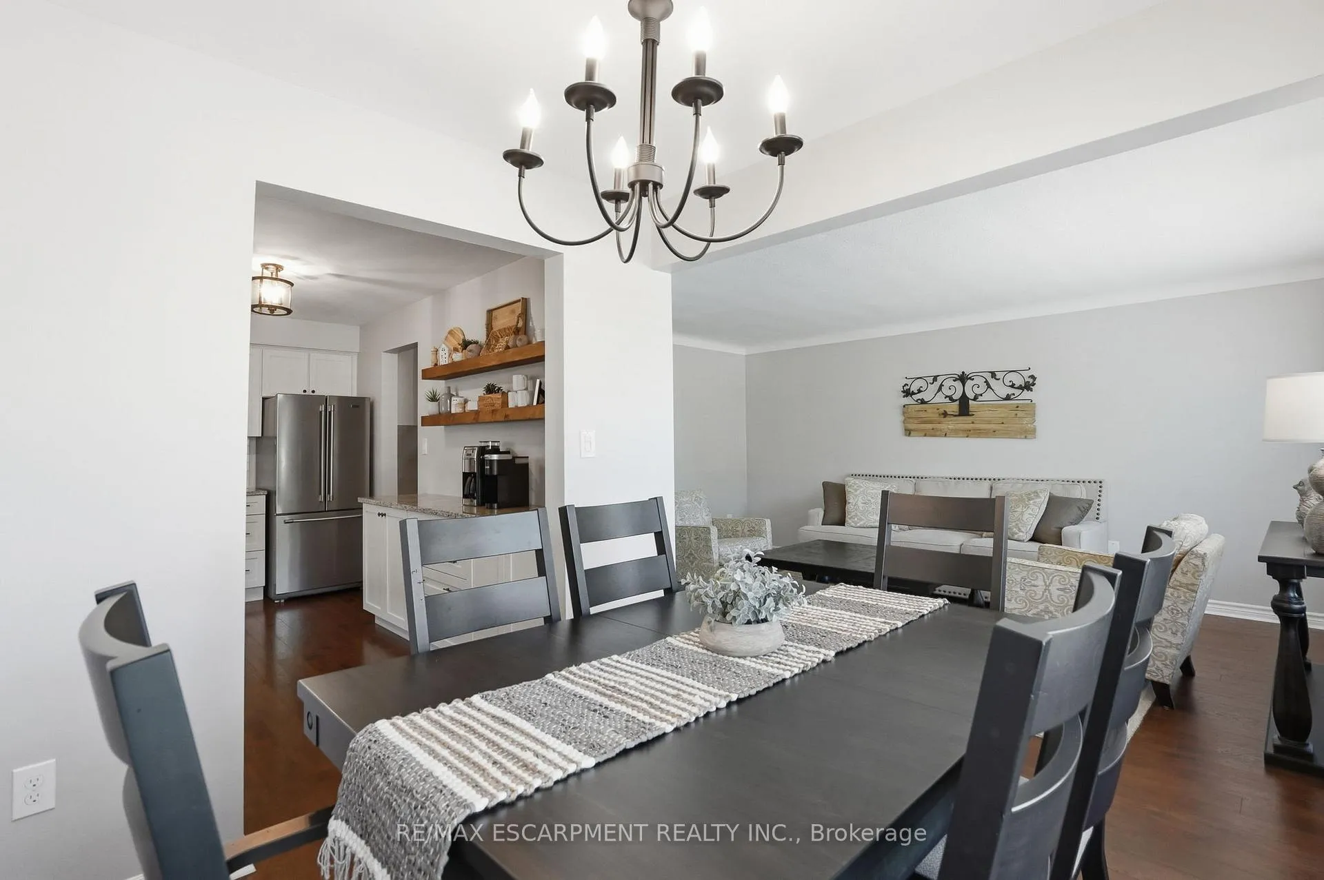Photo 9 of 92 Watt Avenue, Welland, Lincoln/Crowland — HOMEH