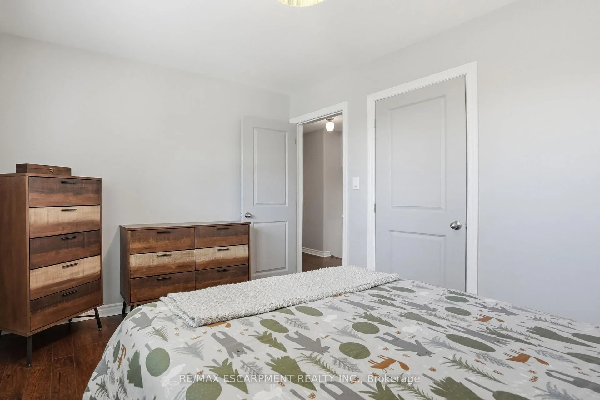 Photo 19 of 92 Watt Avenue, Welland, Lincoln/Crowland — HOMEH