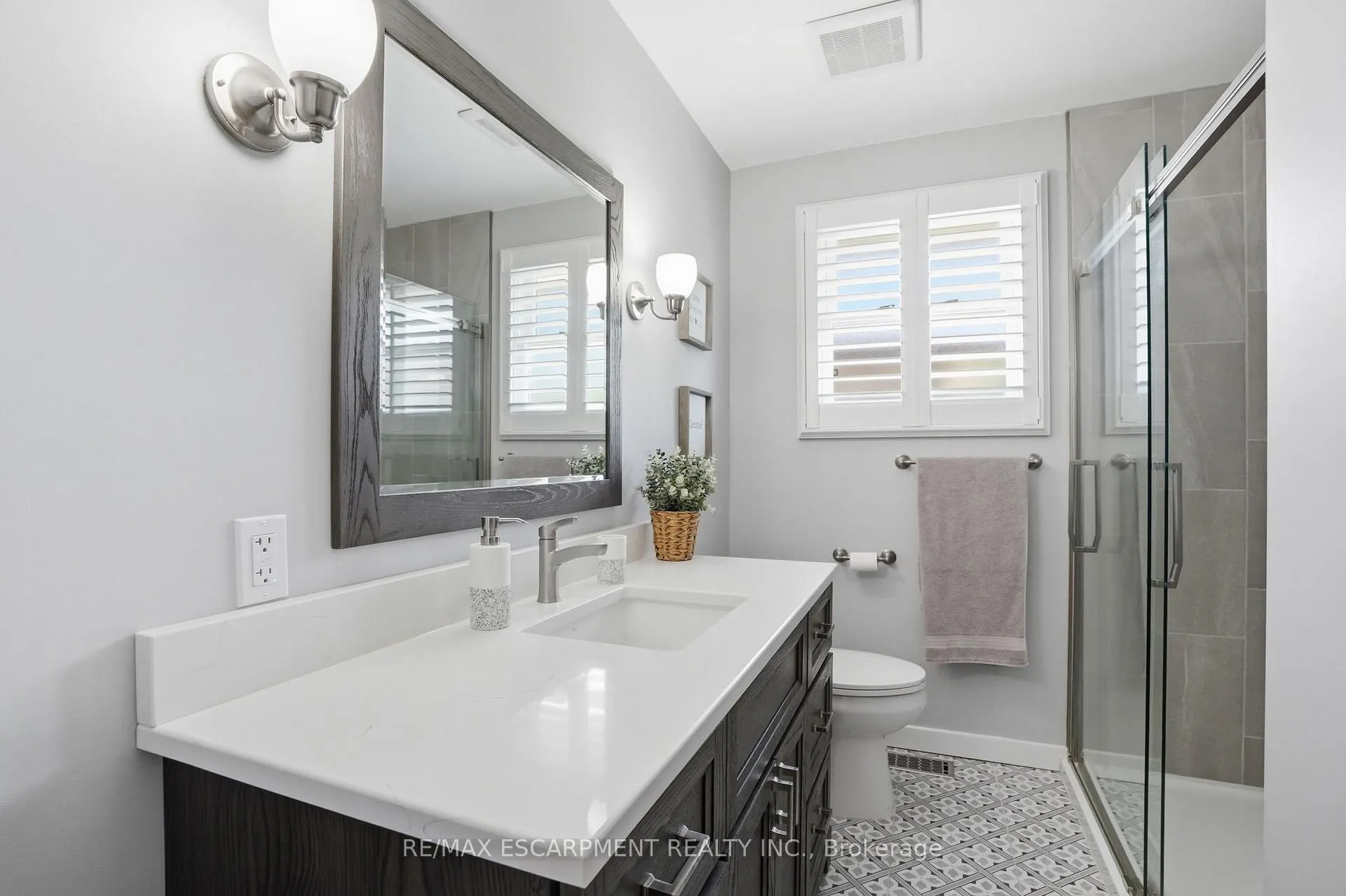 Photo 22 of 92 Watt Avenue, Welland, Lincoln/Crowland — HOMEH