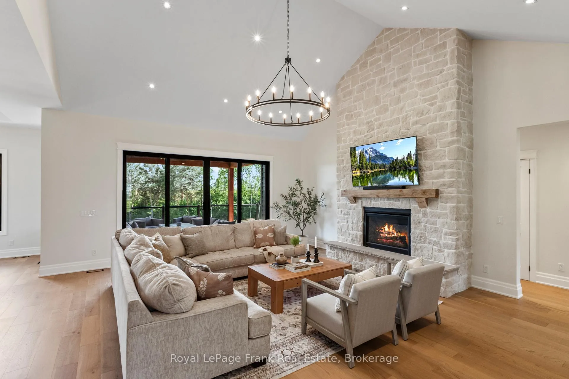 Photo 5 of 57 Bradley Boulevard, Clarington, Rural Clarington — HOMEH