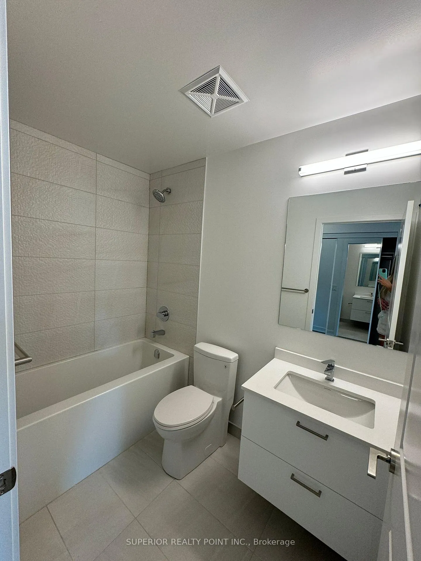 Photo 3 of Unit 314, 30 Upper Mall Way, Vaughan, Brownridge — HOMEH