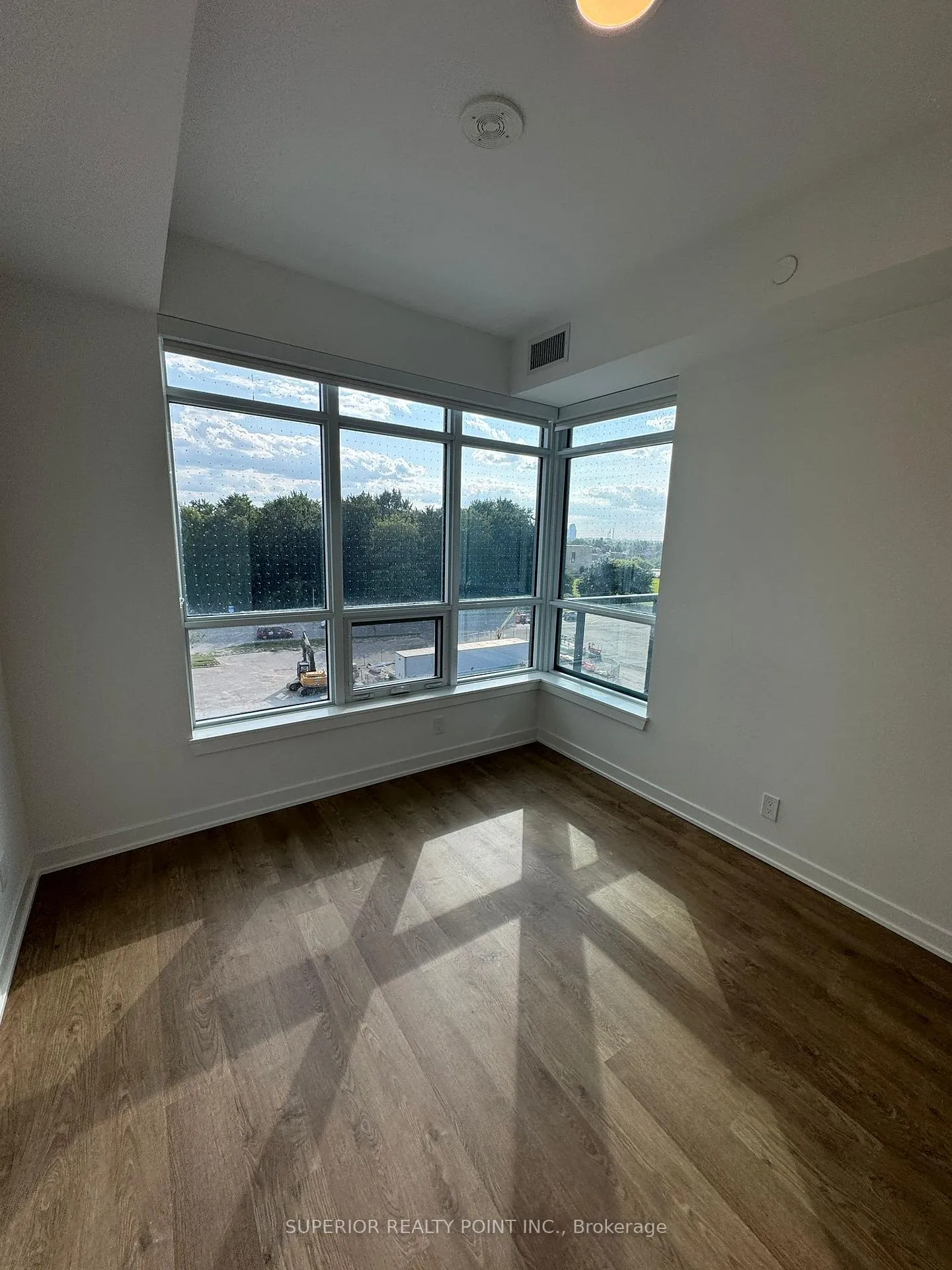 Photo 5 of Unit 314, 30 Upper Mall Way, Vaughan, Brownridge — HOMEH