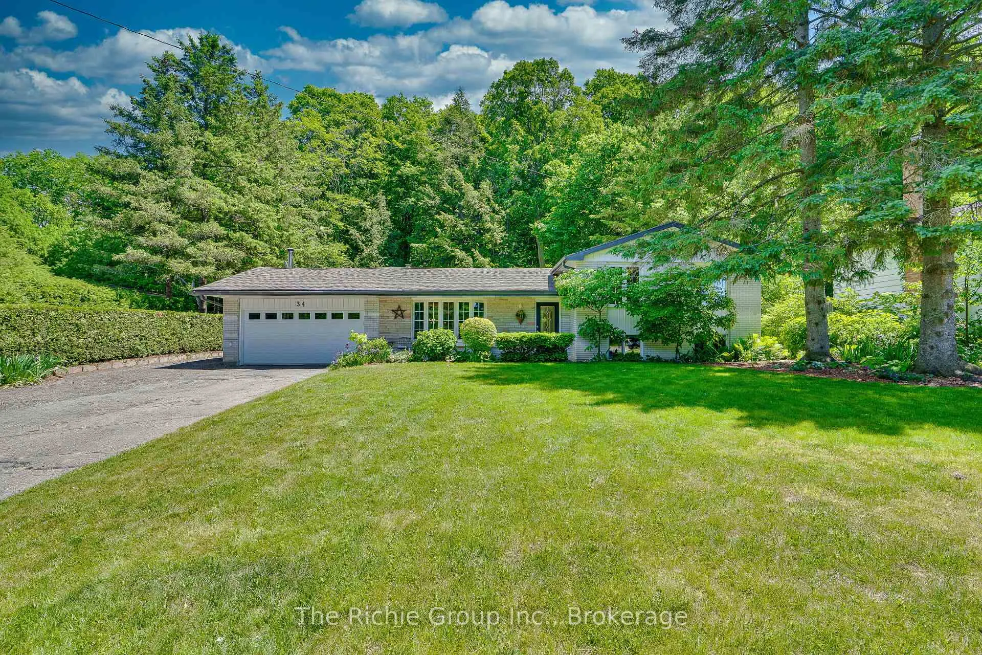 Photo 1 of 34 Hilltop Drive, Caledon, Caledon East — HOMEH
