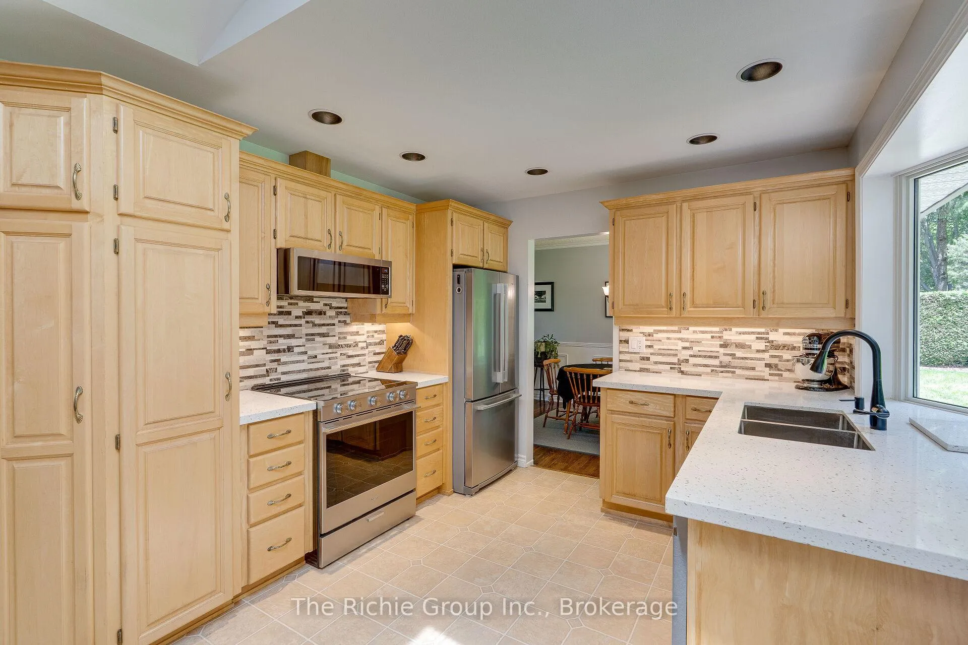 Photo 9 of 34 Hilltop Drive, Caledon, Caledon East — HOMEH