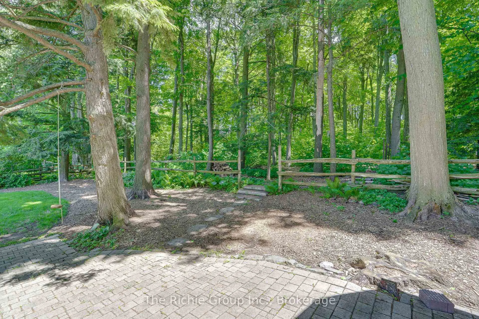 Photo 19 of 34 Hilltop Drive, Caledon, Caledon East — HOMEH