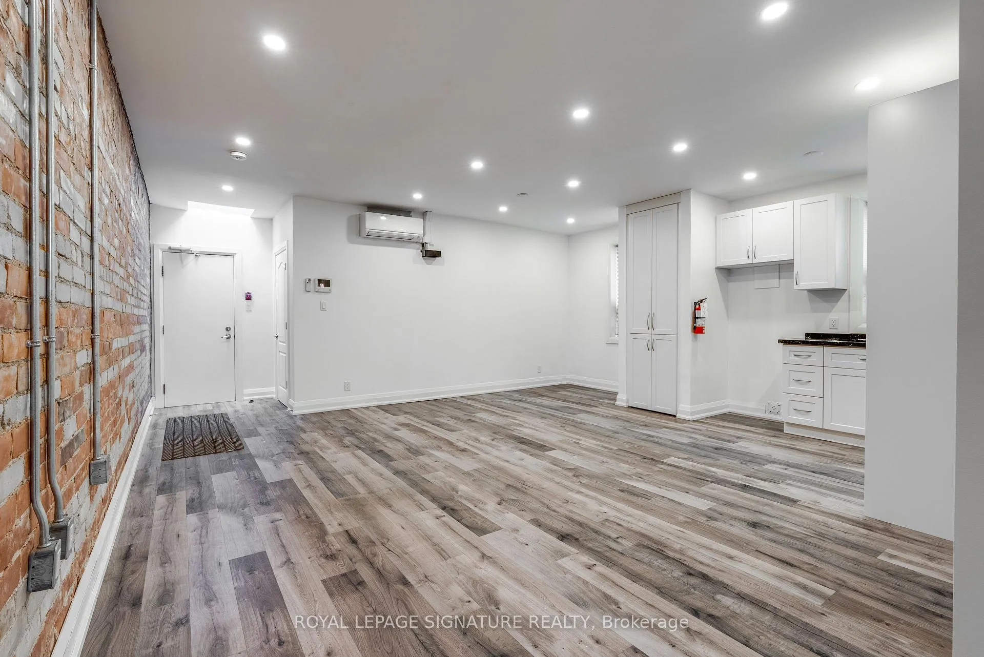 Photo 2 of Unit 2, 421 Danforth Avenue, Toronto, North Riverdale — HOMEH