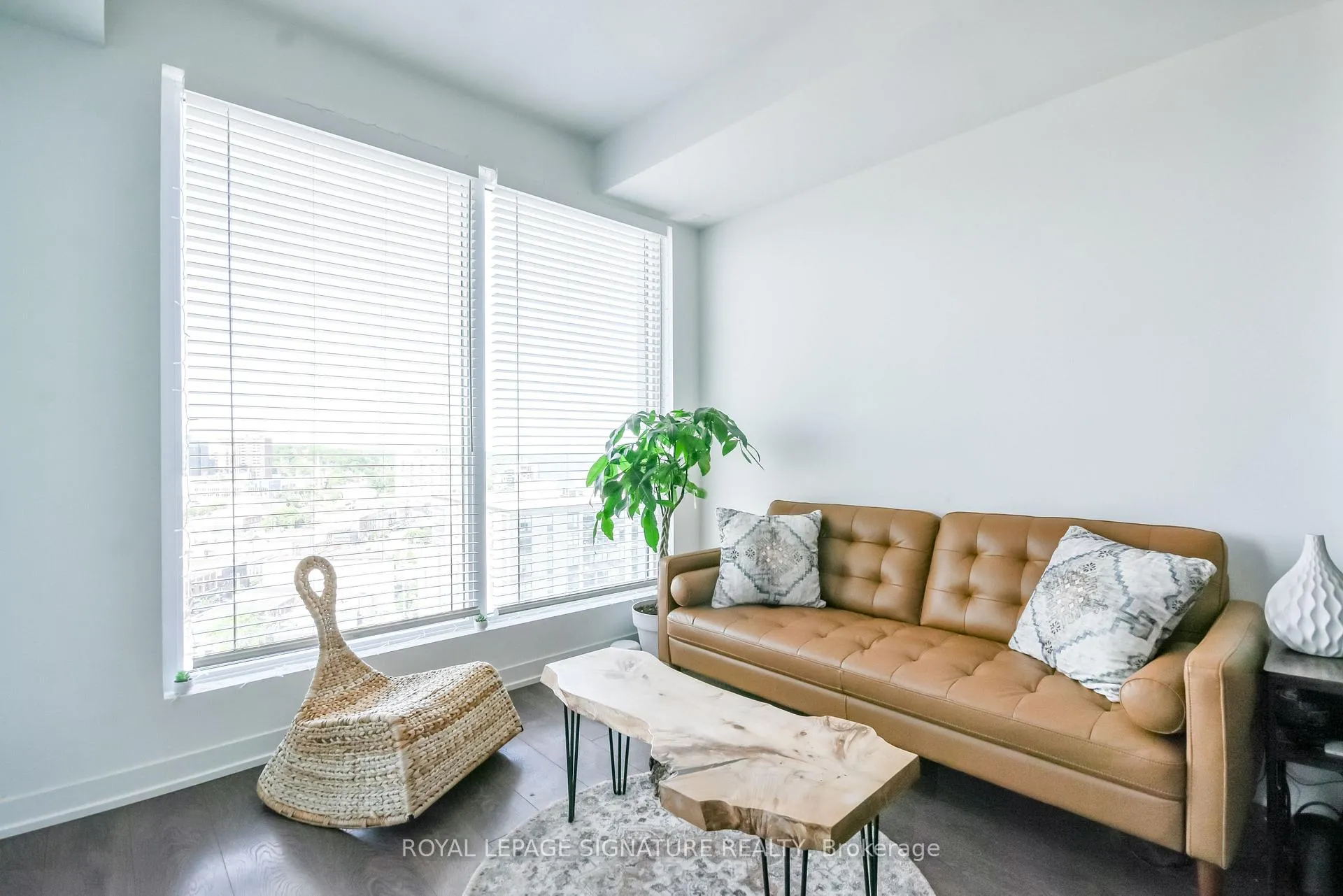 Photo 7 of Unit 1505, 39 Mary Street, Barrie, City Centre — HOMEH