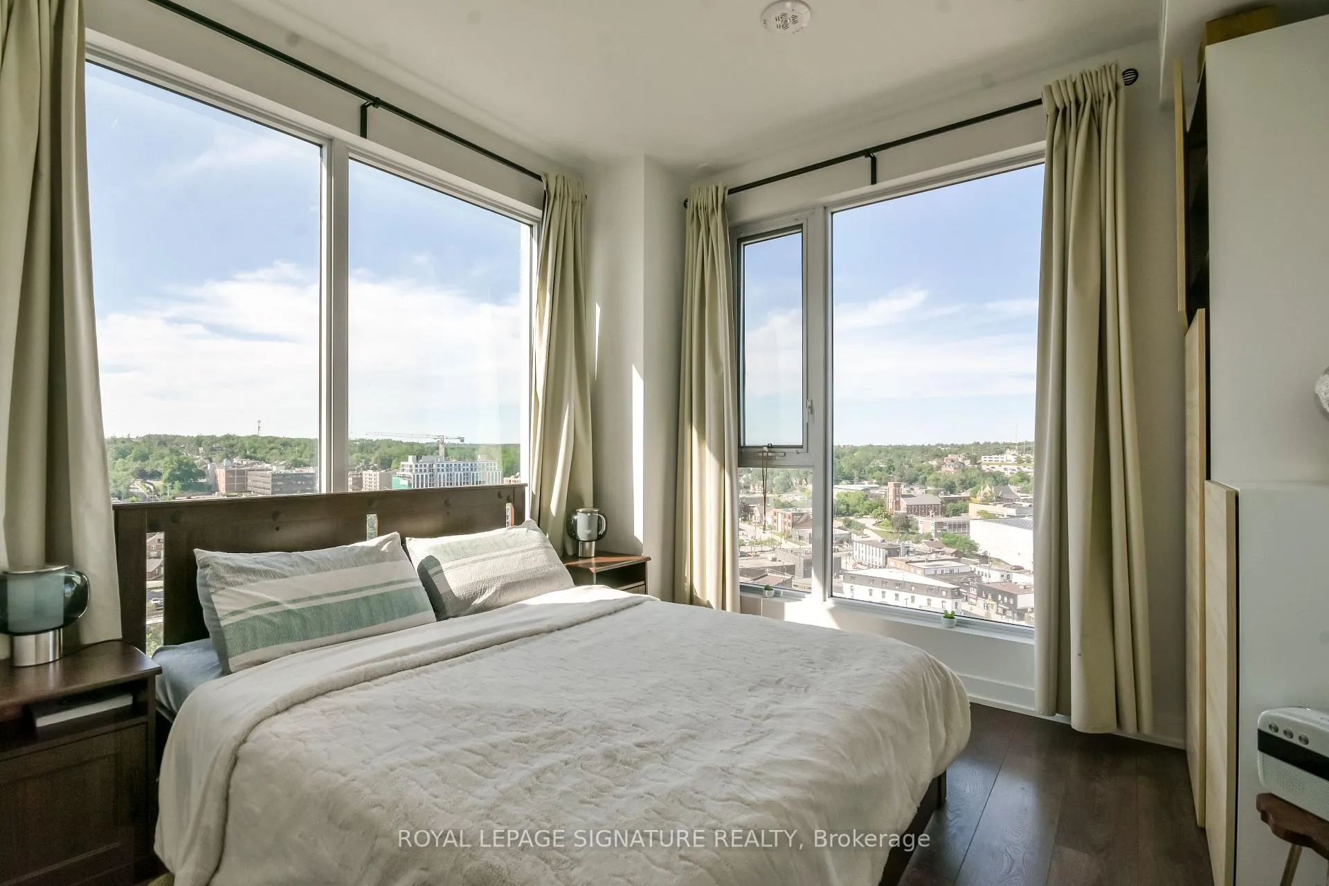 Photo 12 of Unit 1505, 39 Mary Street, Barrie, City Centre — HOMEH