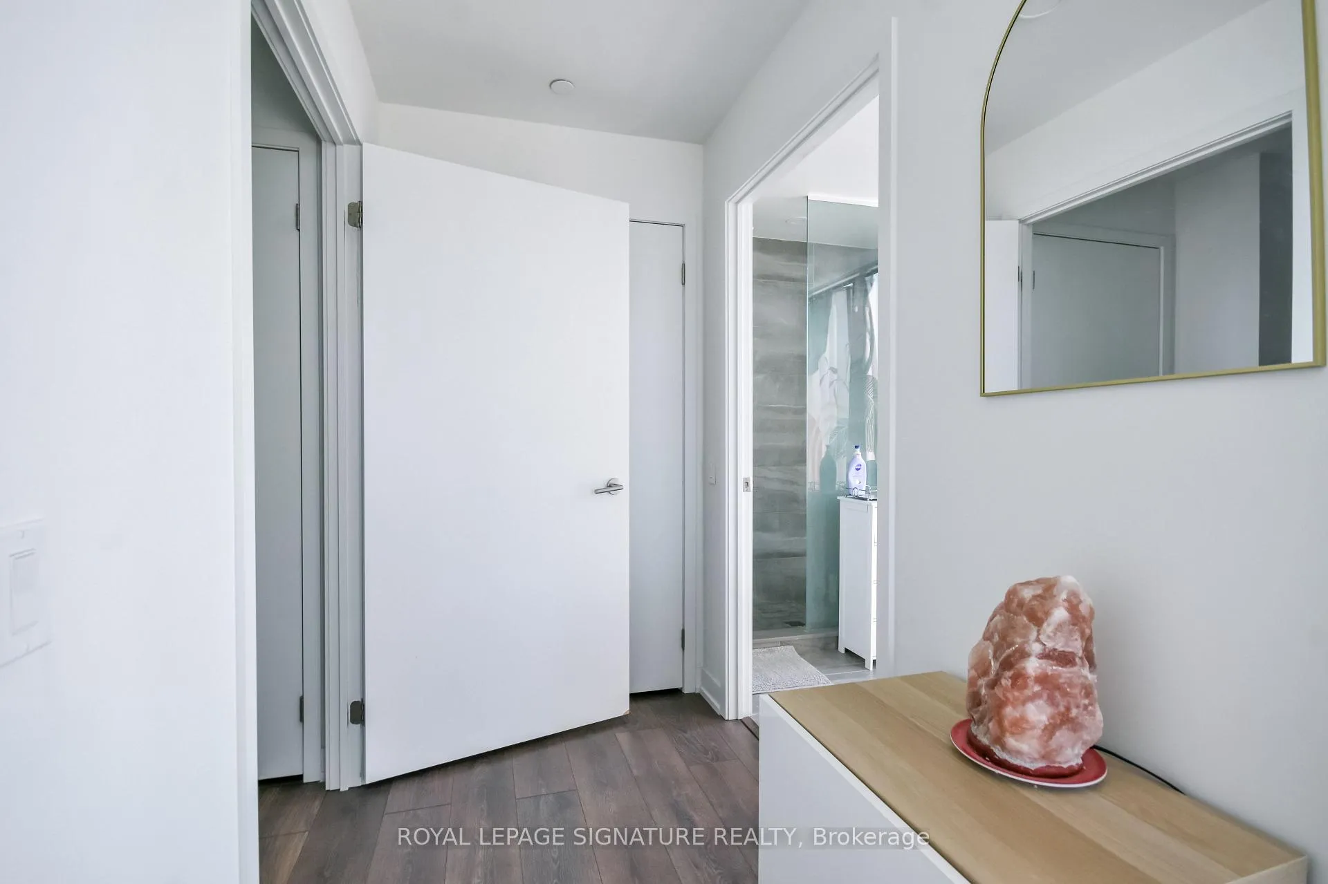 Photo 15 of Unit 1505, 39 Mary Street, Barrie, City Centre — HOMEH