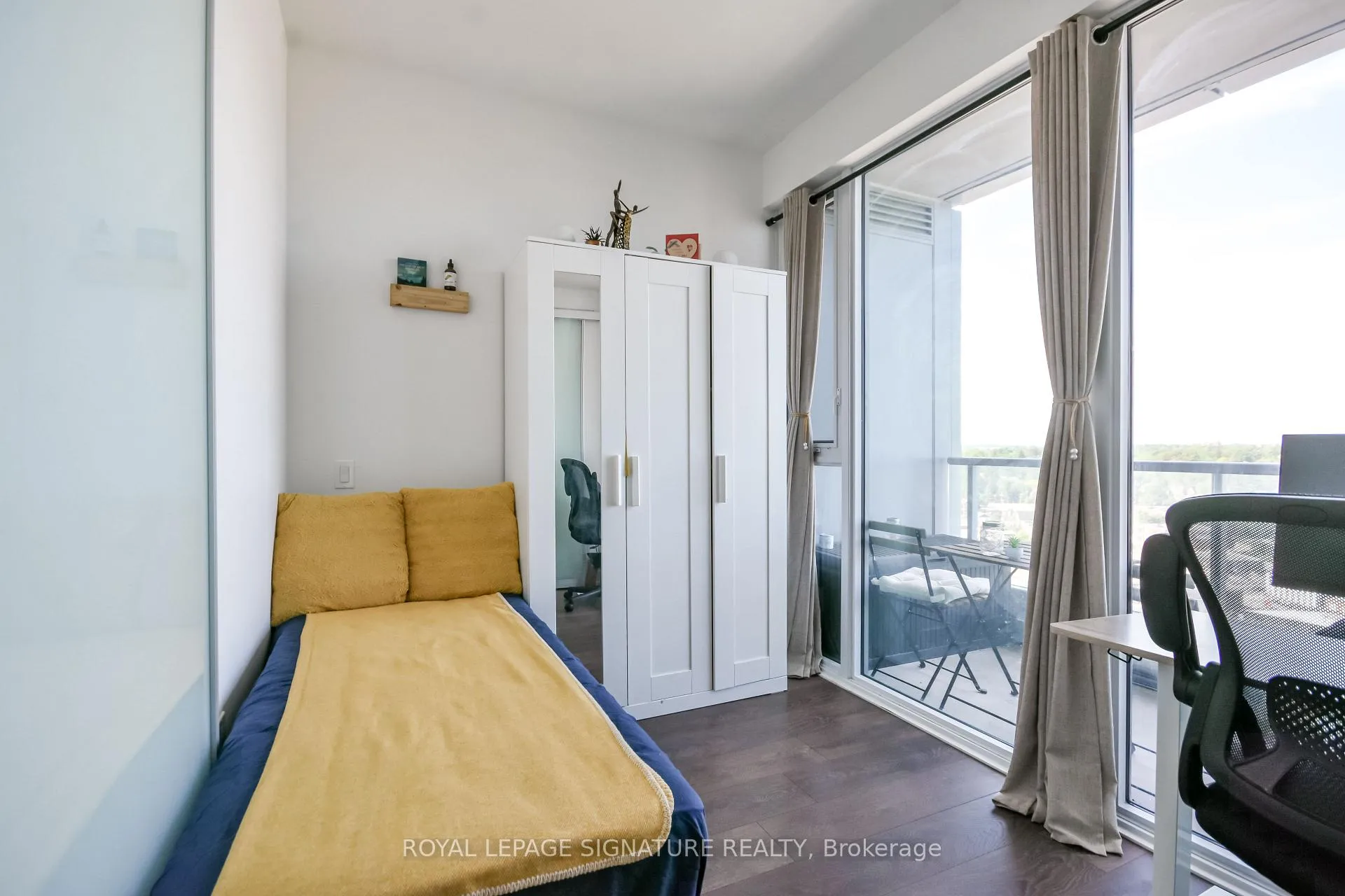 Photo 23 of Unit 1505, 39 Mary Street, Barrie, City Centre — HOMEH