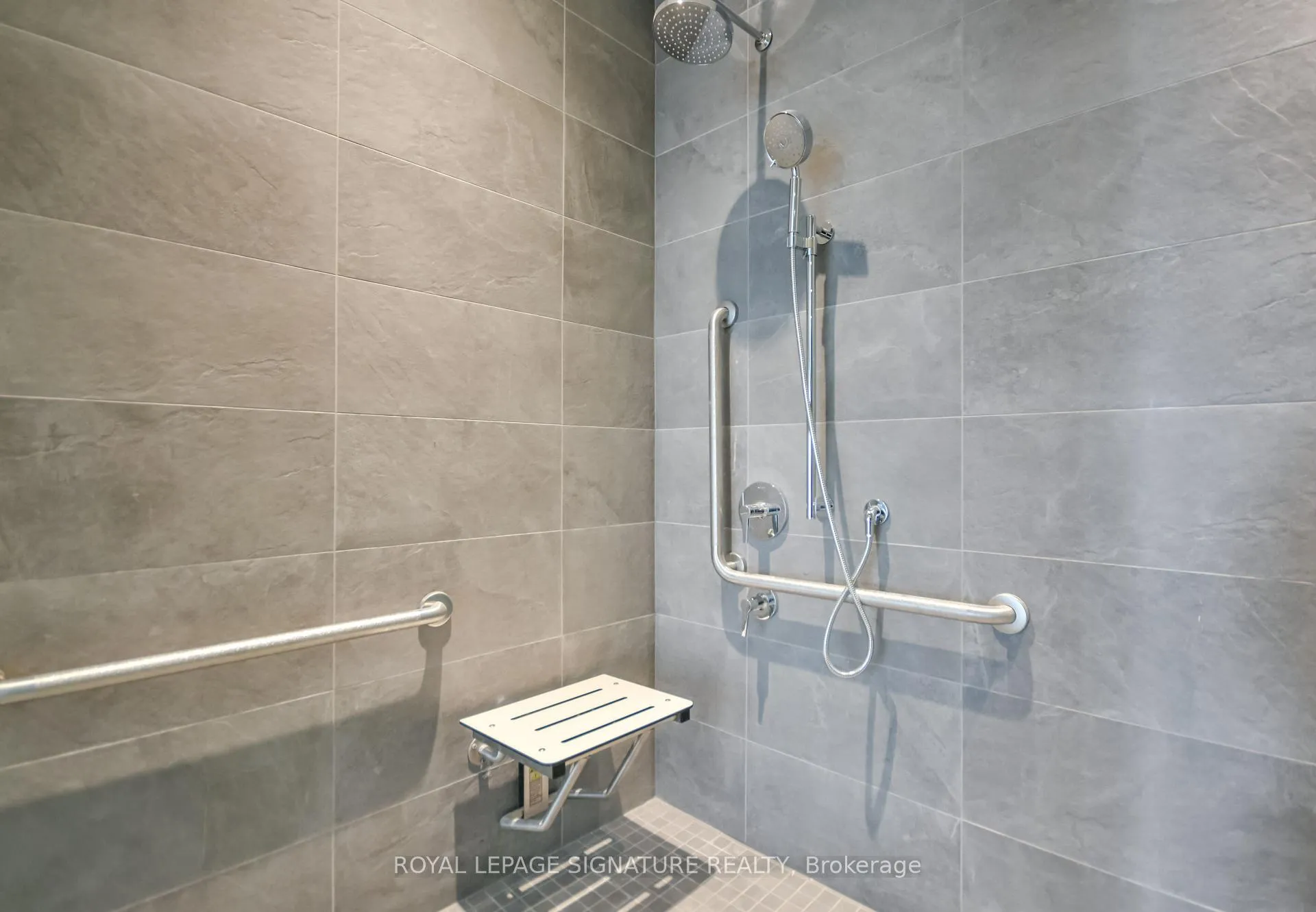 Photo 50 of Unit 1505, 39 Mary Street, Barrie, City Centre — HOMEH