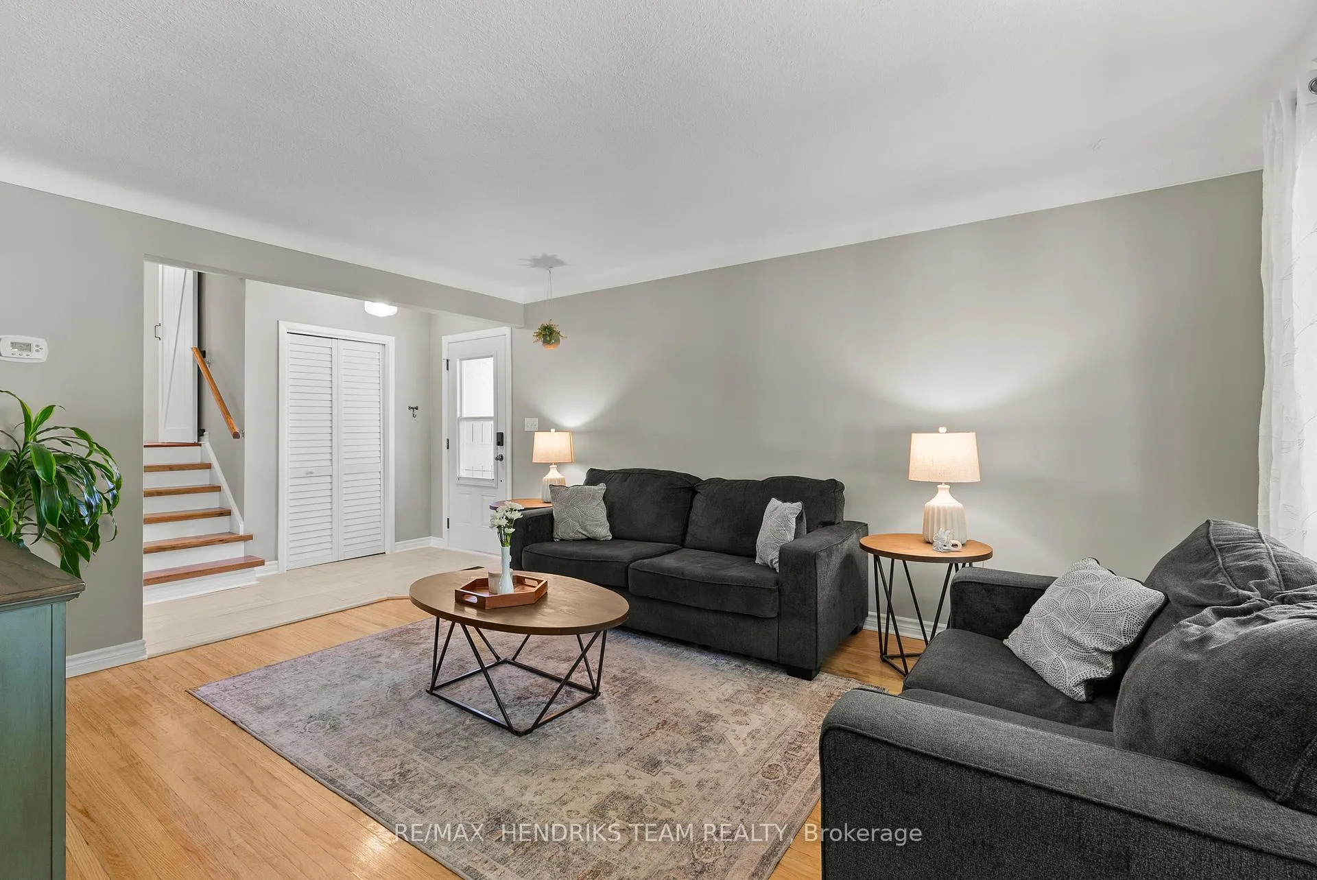 Photo 6 of 111 Meredith Drive, St. Catharines, Carlton/Bunting — HOMEH