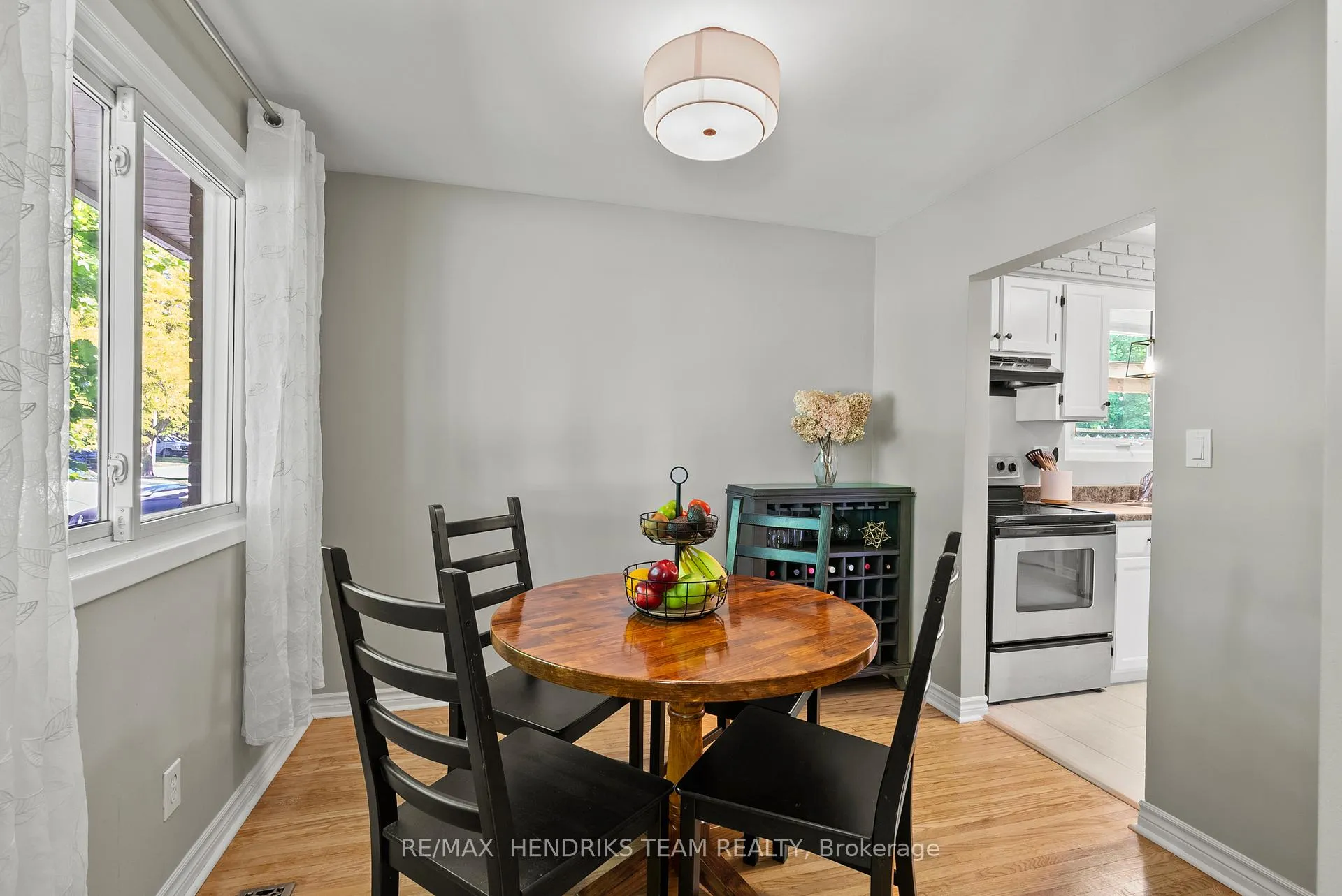 Photo 7 of 111 Meredith Drive, St. Catharines, Carlton/Bunting — HOMEH
