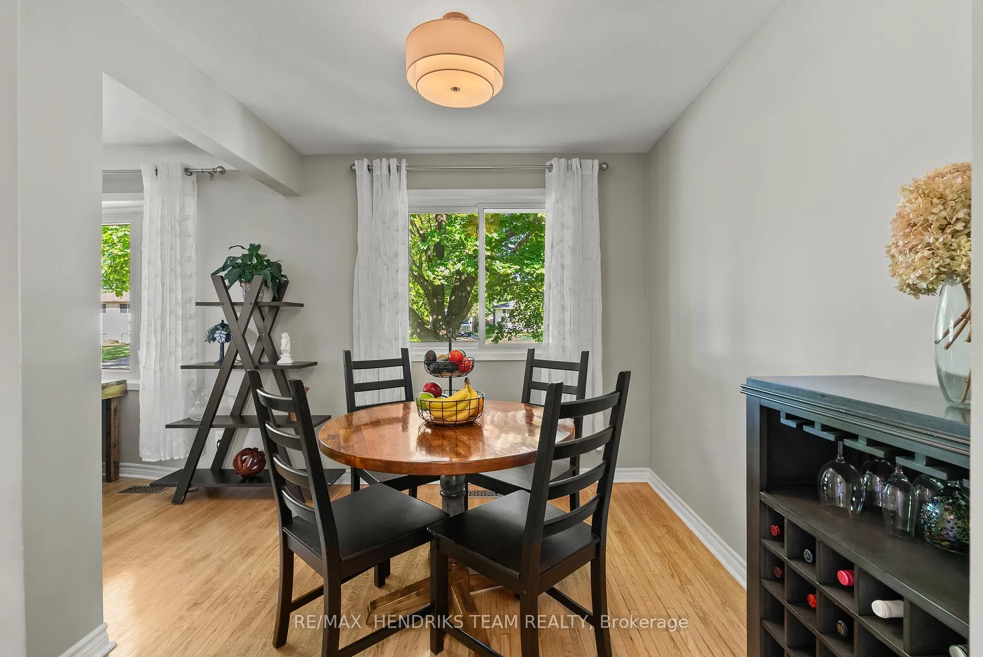 Photo 8 of 111 Meredith Drive, St. Catharines, Carlton/Bunting — HOMEH