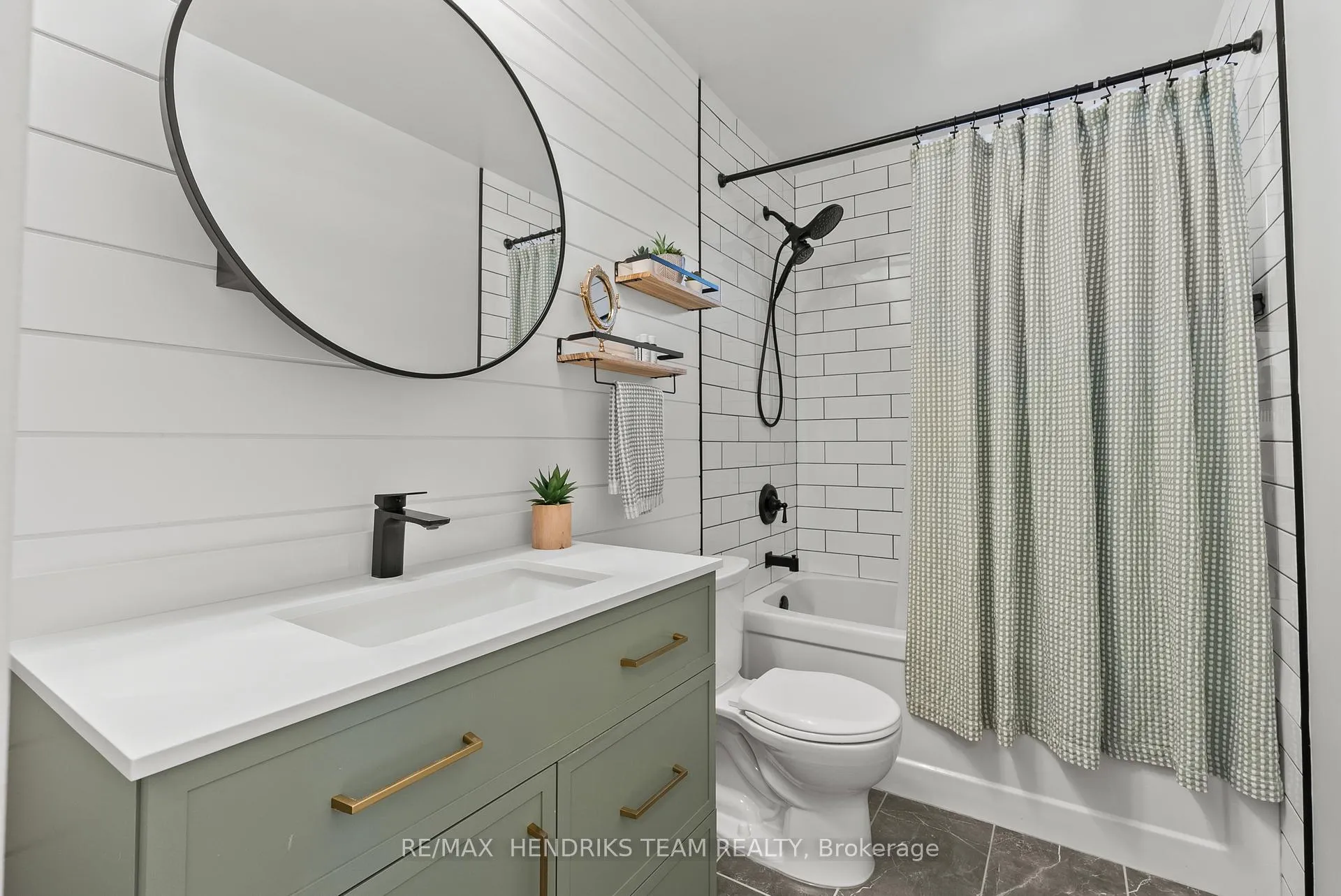 Photo 17 of 111 Meredith Drive, St. Catharines, Carlton/Bunting — HOMEH