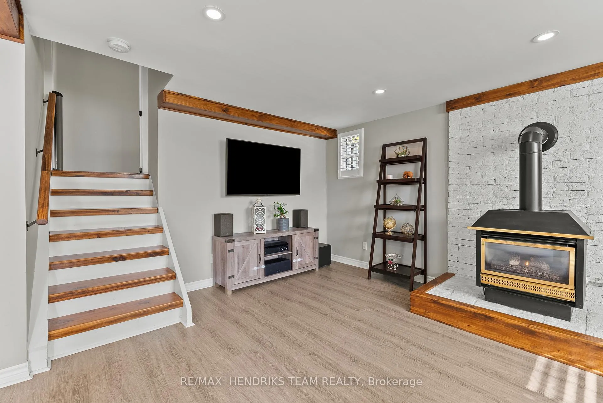 Photo 19 of 111 Meredith Drive, St. Catharines, Carlton/Bunting — HOMEH