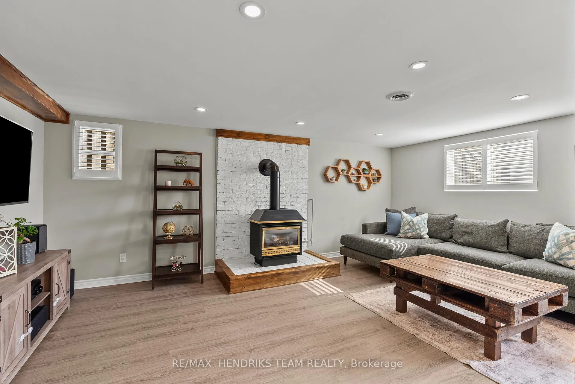 Photo 20 of 111 Meredith Drive, St. Catharines, Carlton/Bunting — HOMEH