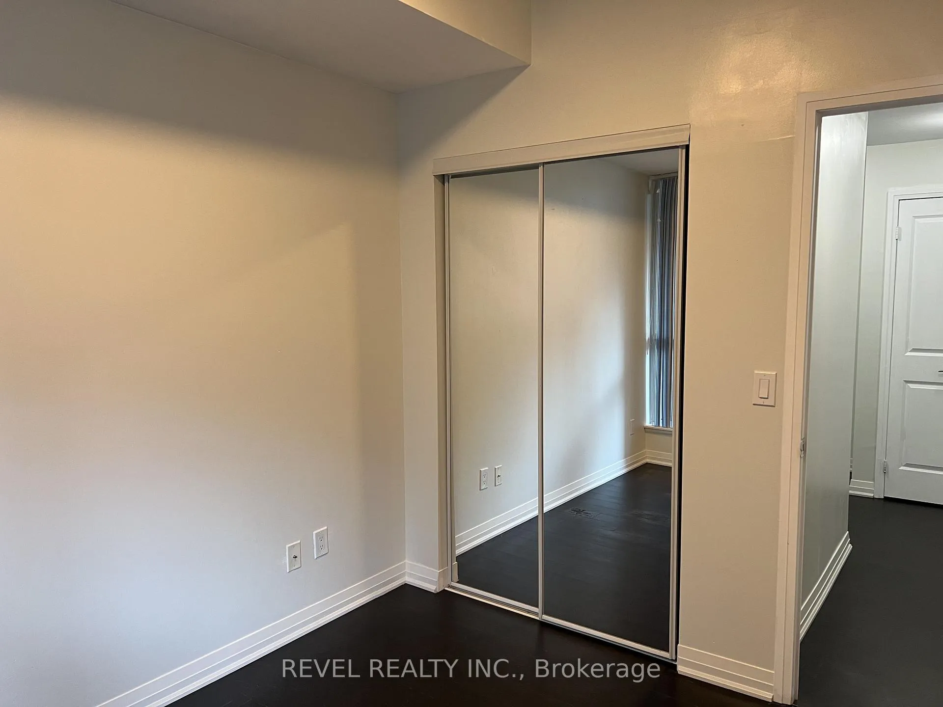 Photo 15 of Unit 405, 8 Mercer Street, Toronto, Waterfront Communities — HOMEH