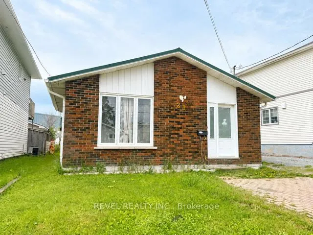 Front of 21 Avenue Road