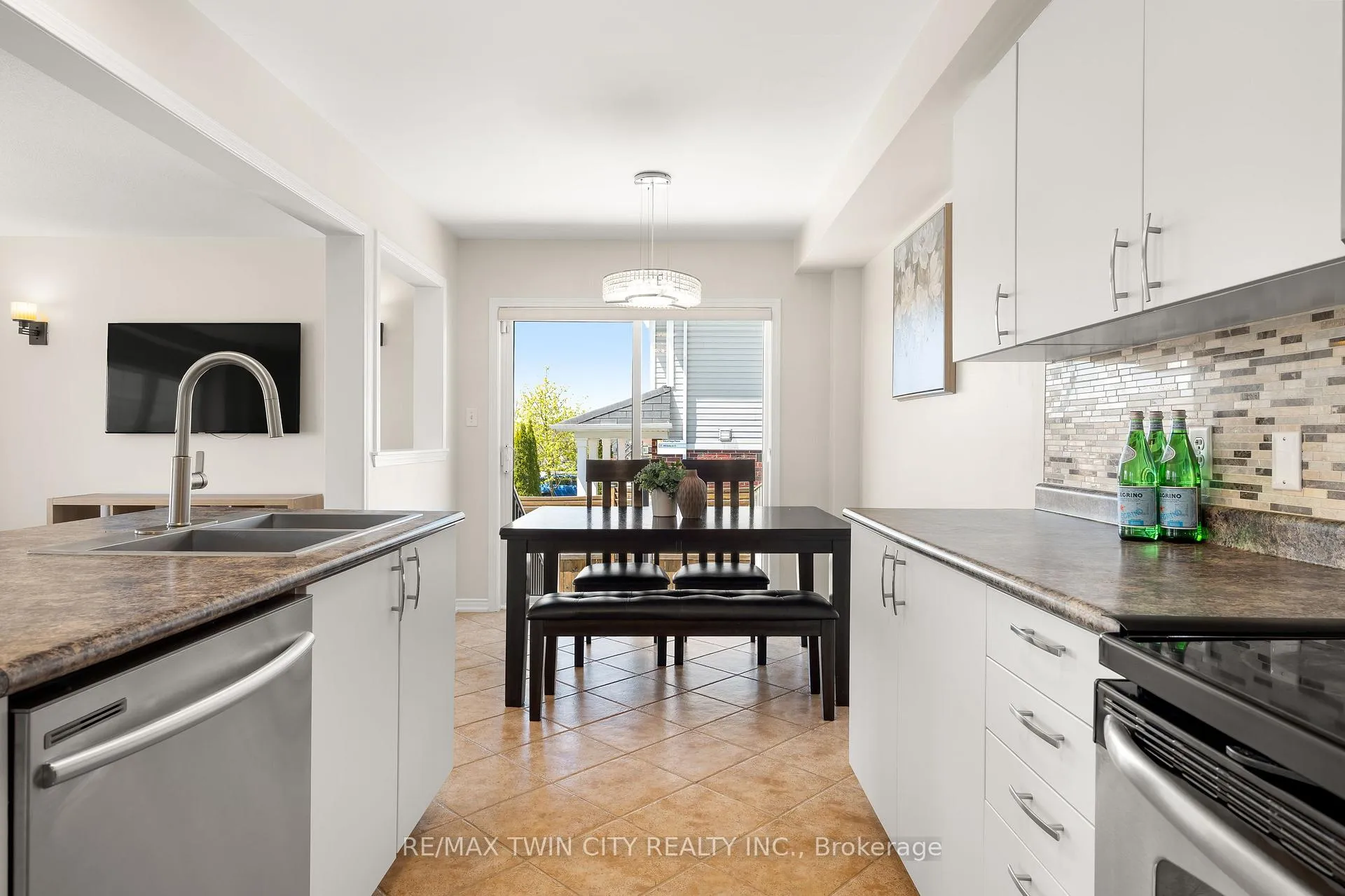 Photo 8 of 148 Norwich Road, Woolwich, Breslau — HOMEH