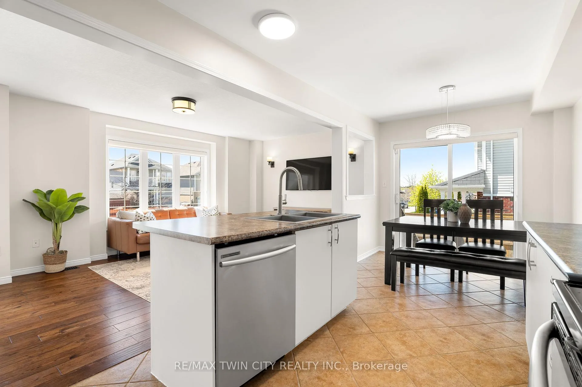 Photo 9 of 148 Norwich Road, Woolwich, Breslau — HOMEH