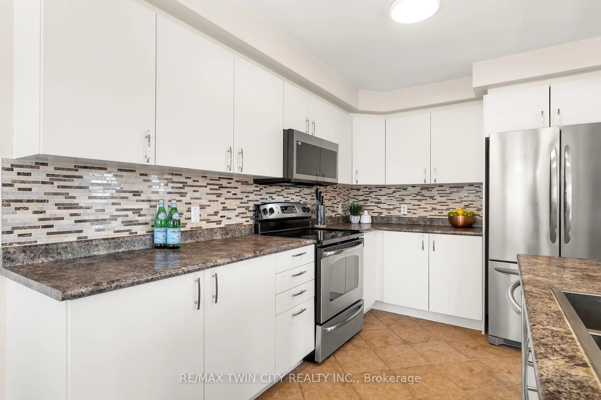 Photo 11 of 148 Norwich Road, Woolwich, Breslau — HOMEH