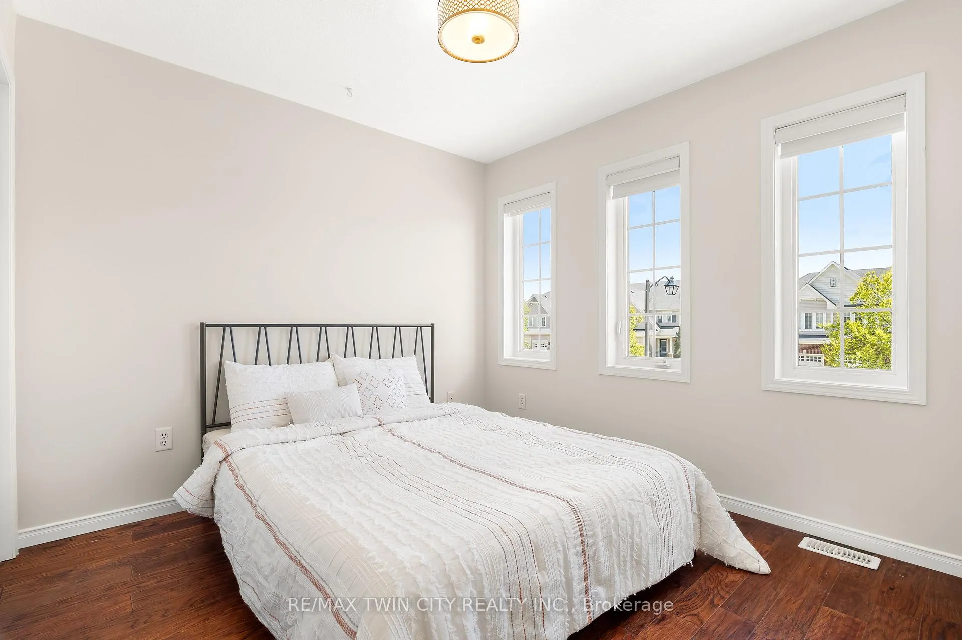 Photo 27 of 148 Norwich Road, Woolwich, Breslau — HOMEH