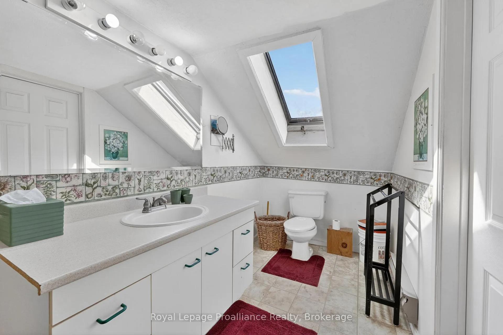 Photo 14 of 98 Frankford Road, Quinte West, Sidney Ward — HOMEH