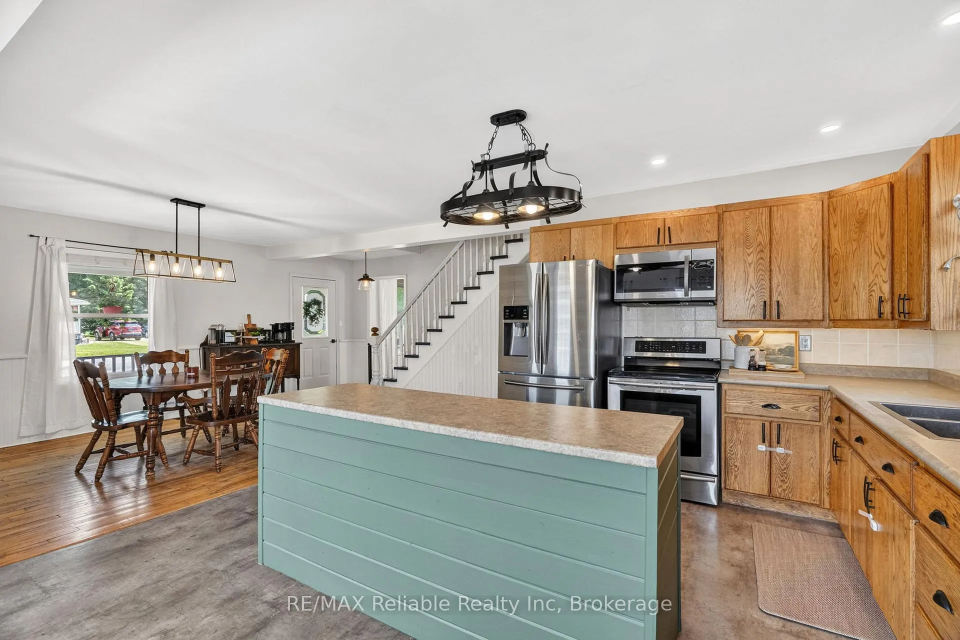 Photo 13 of 81539 North Line, Huron East, McKillop — HOMEH