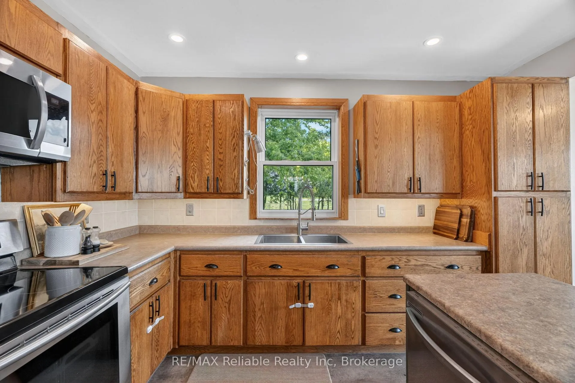 Photo 16 of 81539 North Line, Huron East, McKillop — HOMEH