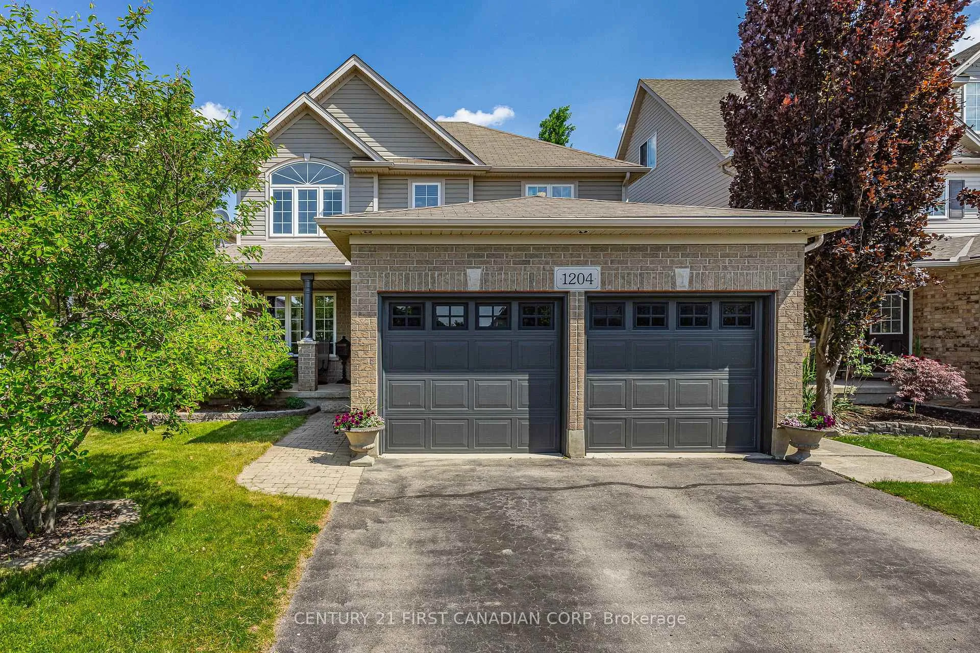 Photo 1 of 1204 Meadowvale Drive, London, South K — HOMEH