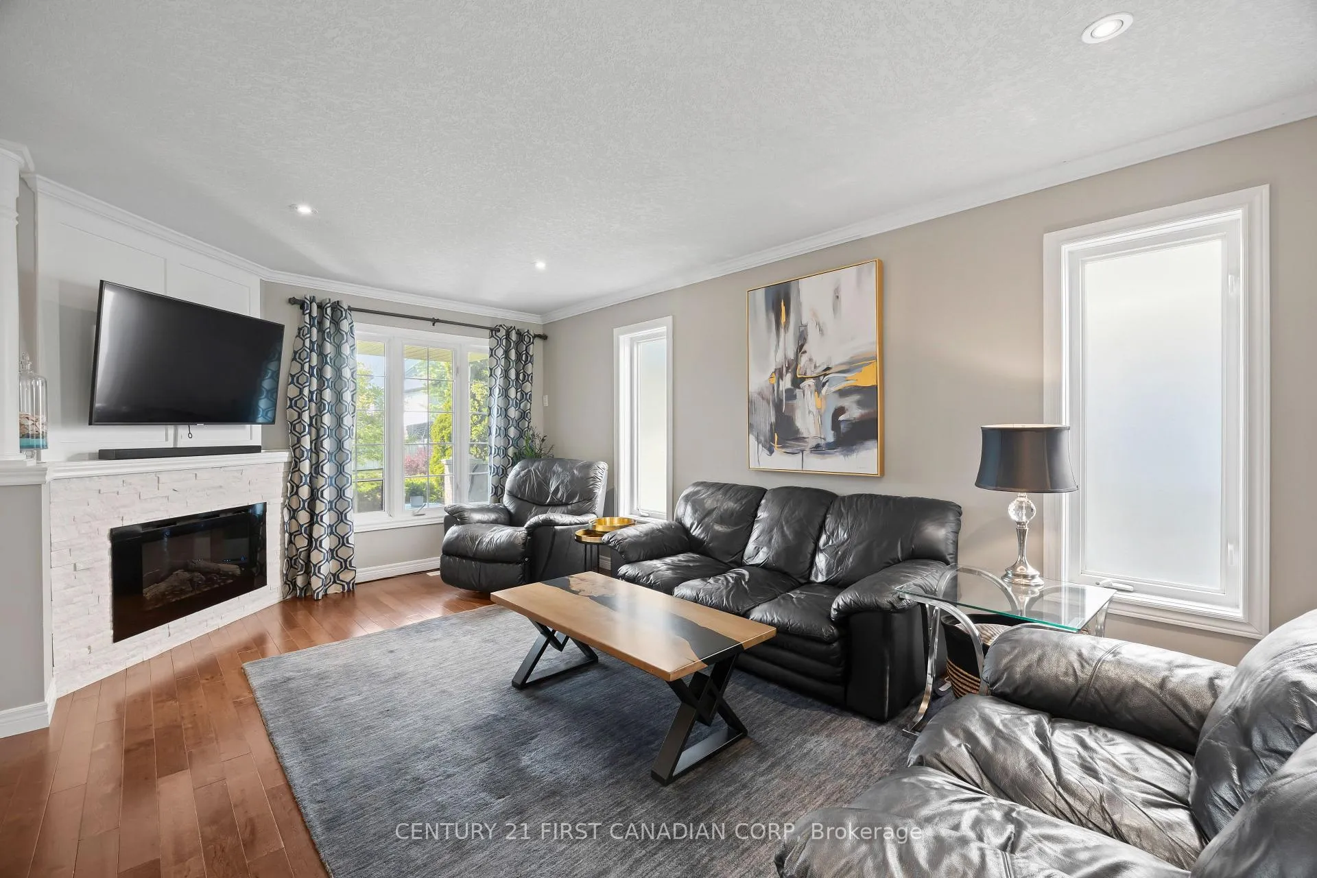 Photo 9 of 1204 Meadowvale Drive, London, South K — HOMEH