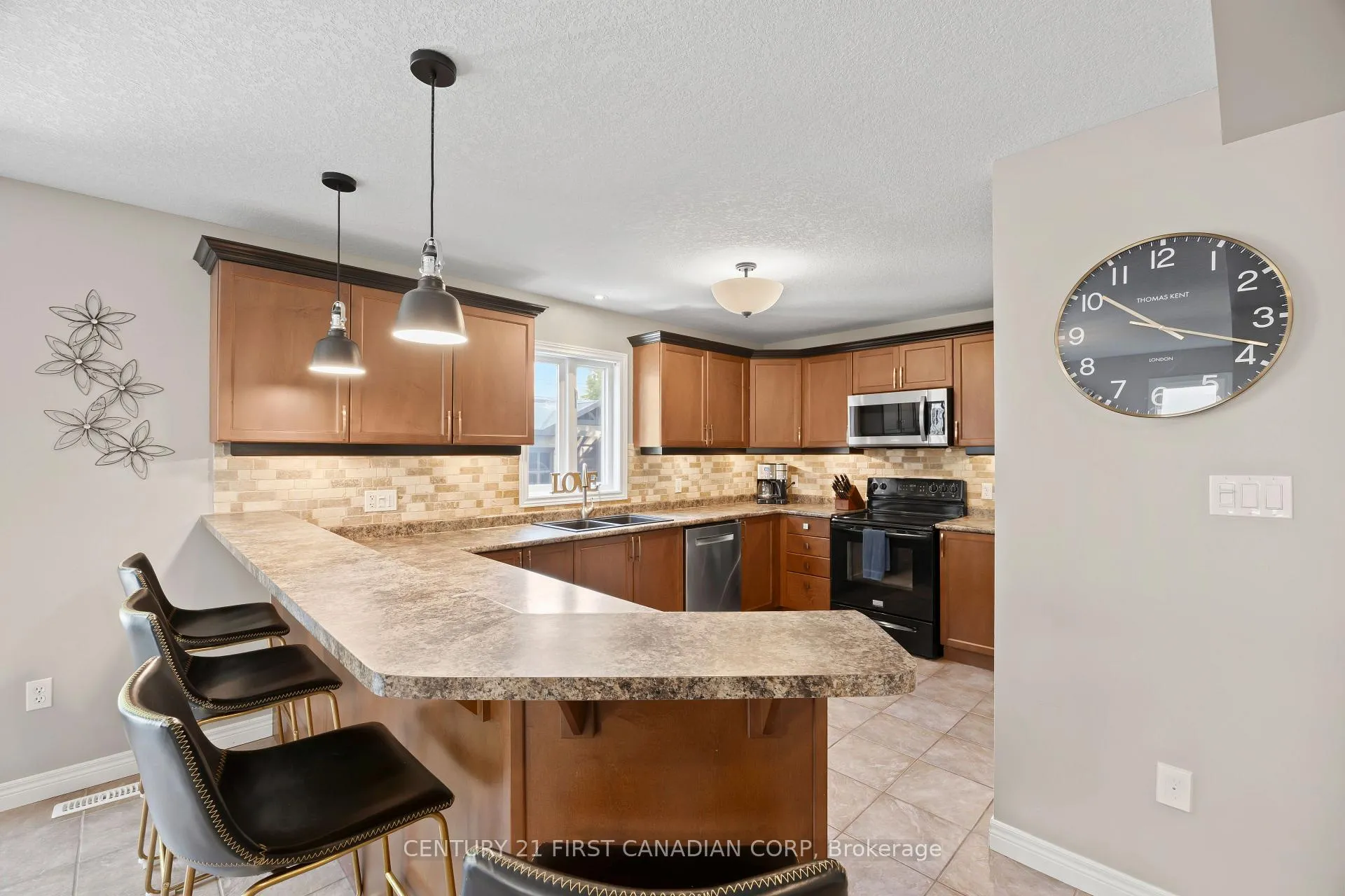 Photo 16 of 1204 Meadowvale Drive, London, South K — HOMEH