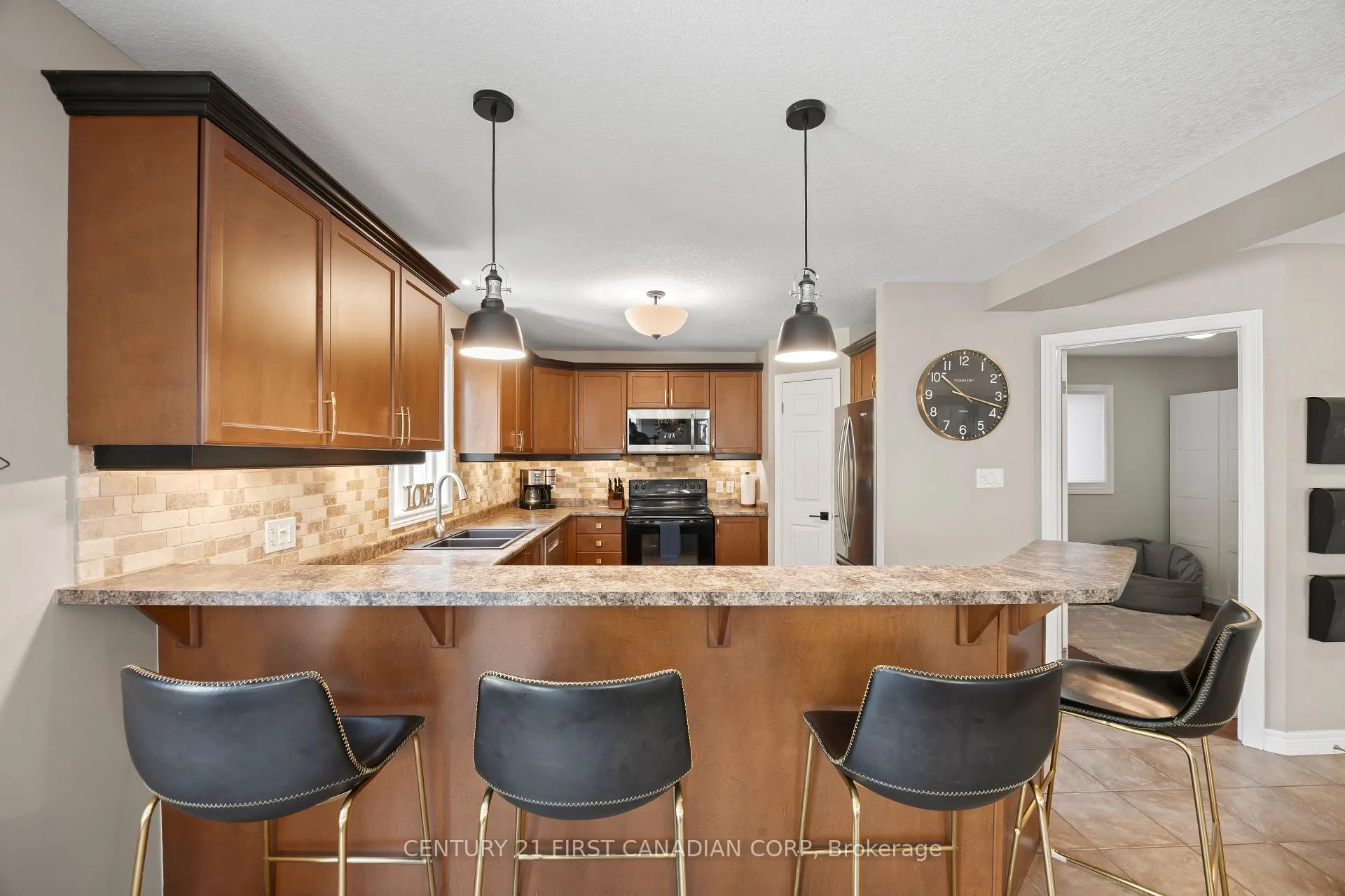 Photo 19 of 1204 Meadowvale Drive, London, South K — HOMEH