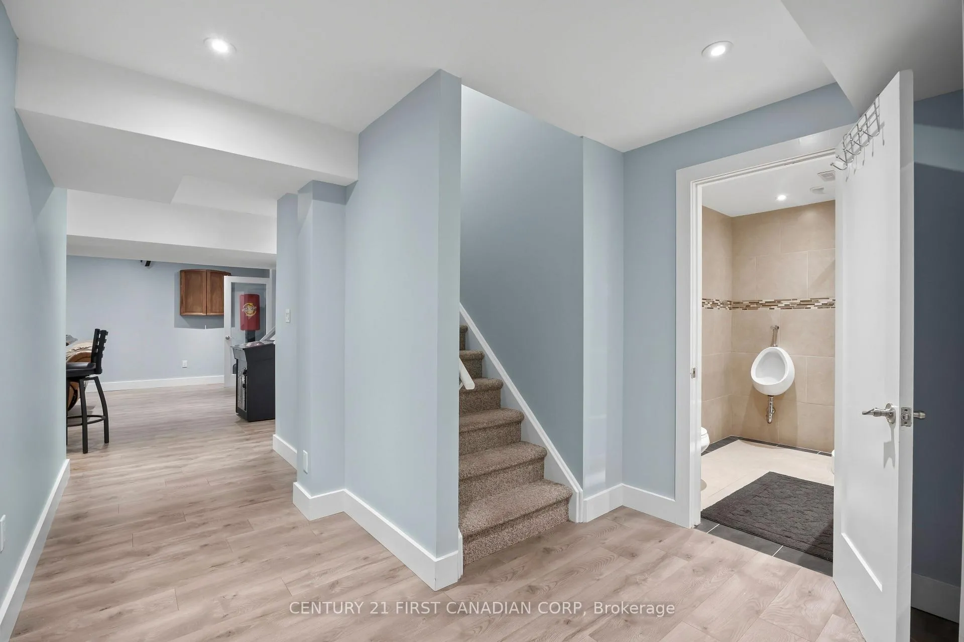 Photo 32 of 1204 Meadowvale Drive, London, South K — HOMEH