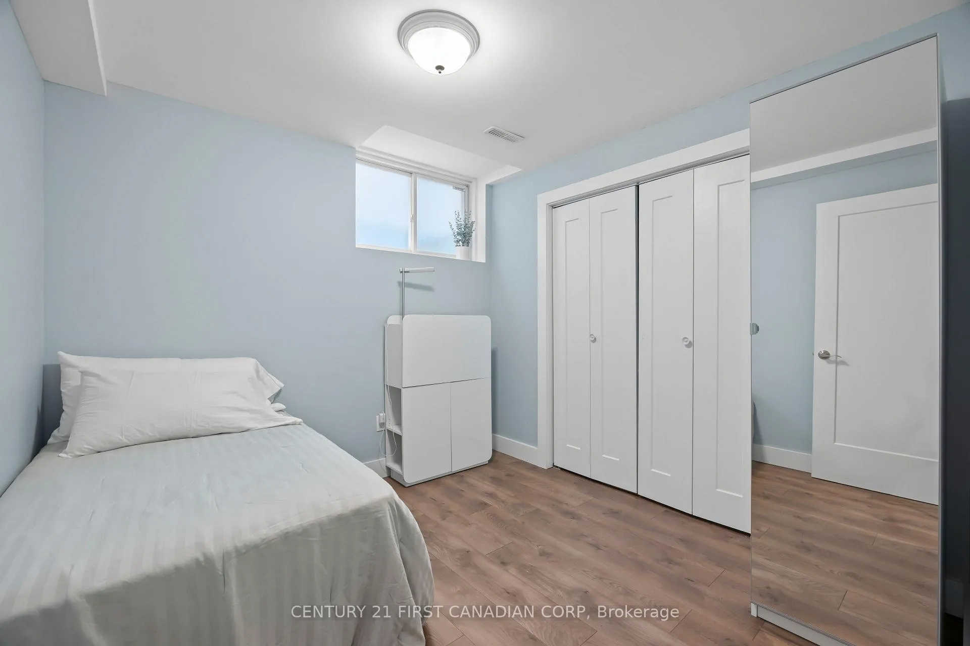 Photo 33 of 1204 Meadowvale Drive, London, South K — HOMEH