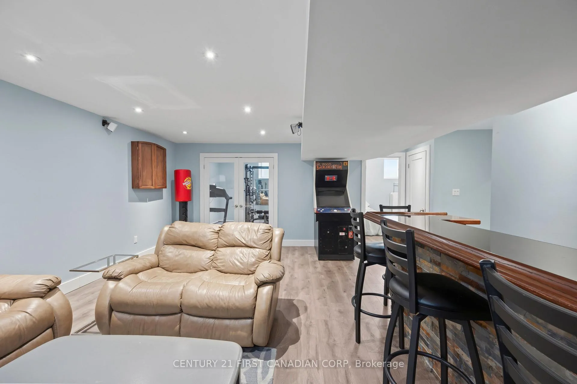 Photo 34 of 1204 Meadowvale Drive, London, South K — HOMEH