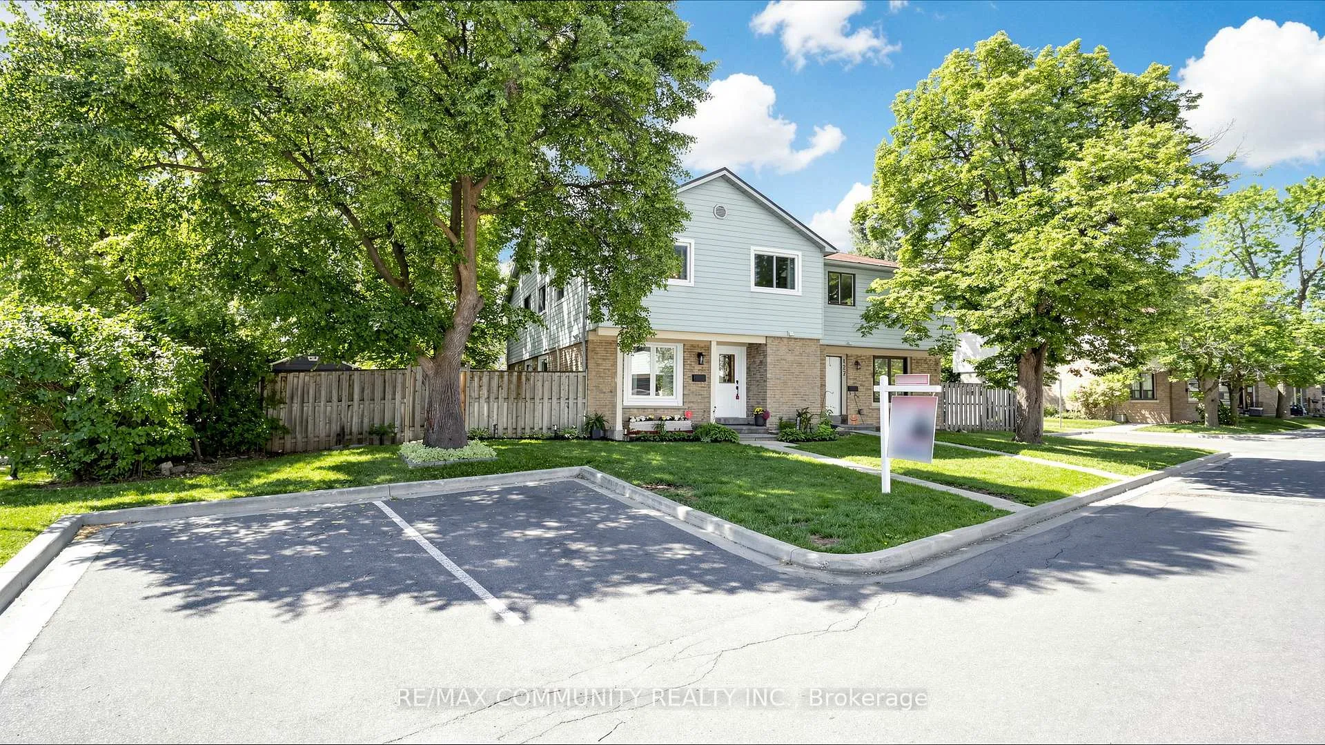 Photo 1 of Unit 126, 6540 Falconer Drive, Mississauga, Streetsville — HOMEH