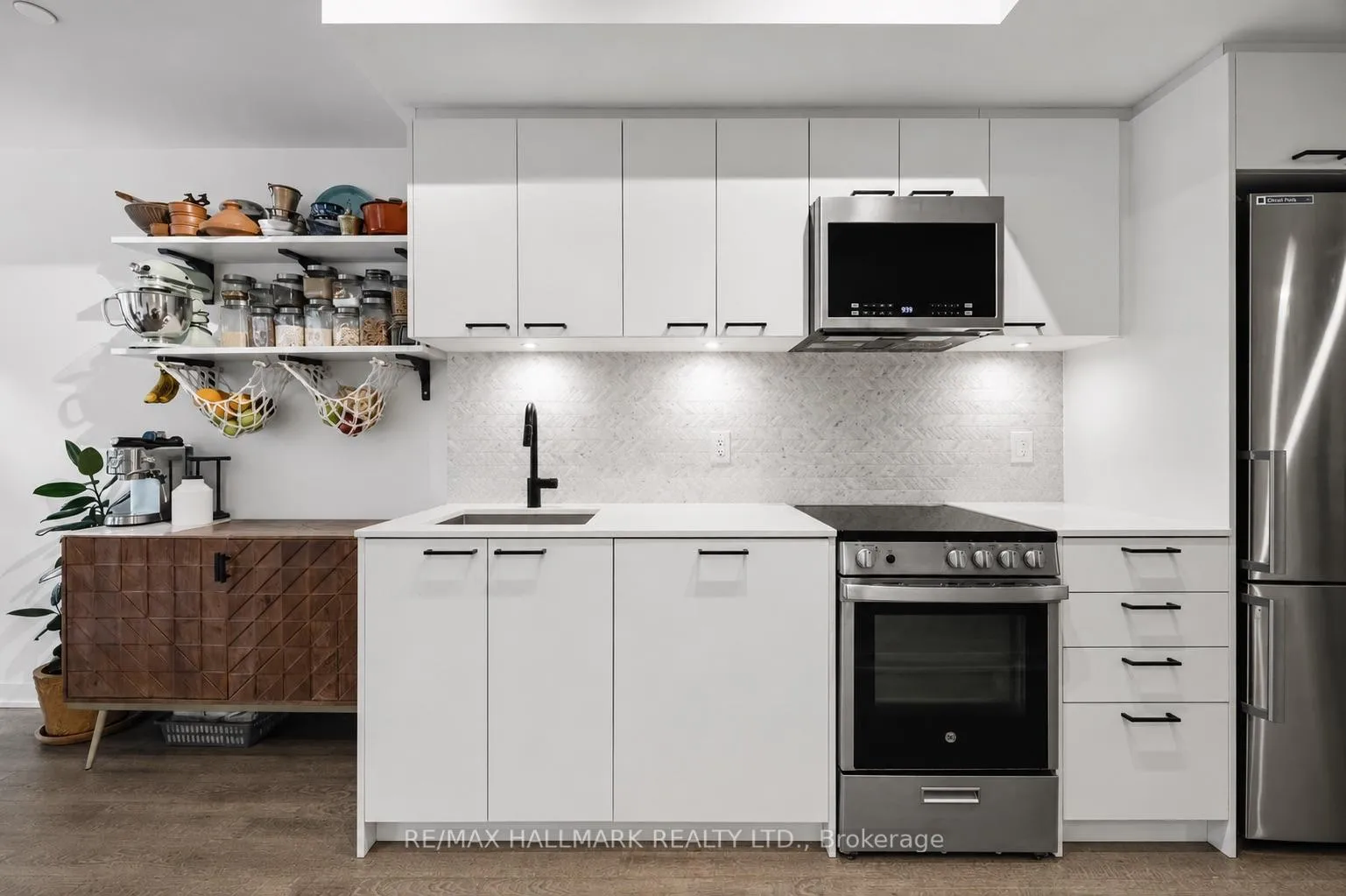 Photo 4 of Unit 509, 1808 St Clair Avenue W, Toronto, Weston-Pellam Park — HOMEH