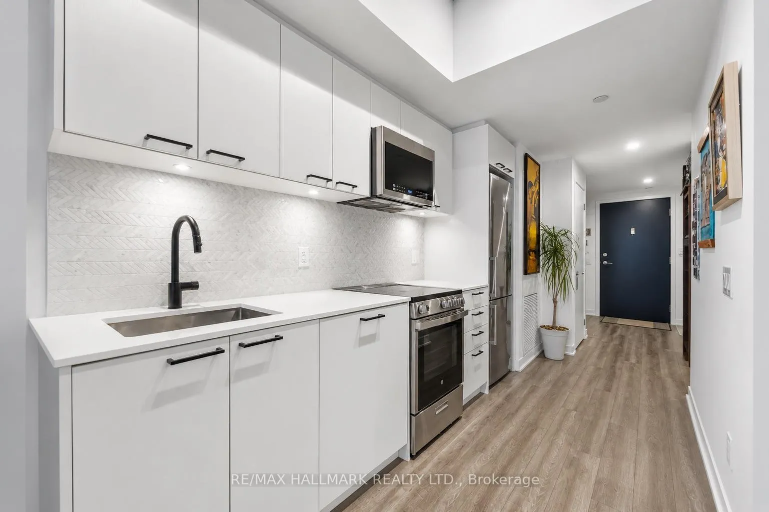 Photo 5 of Unit 509, 1808 St Clair Avenue W, Toronto, Weston-Pellam Park — HOMEH