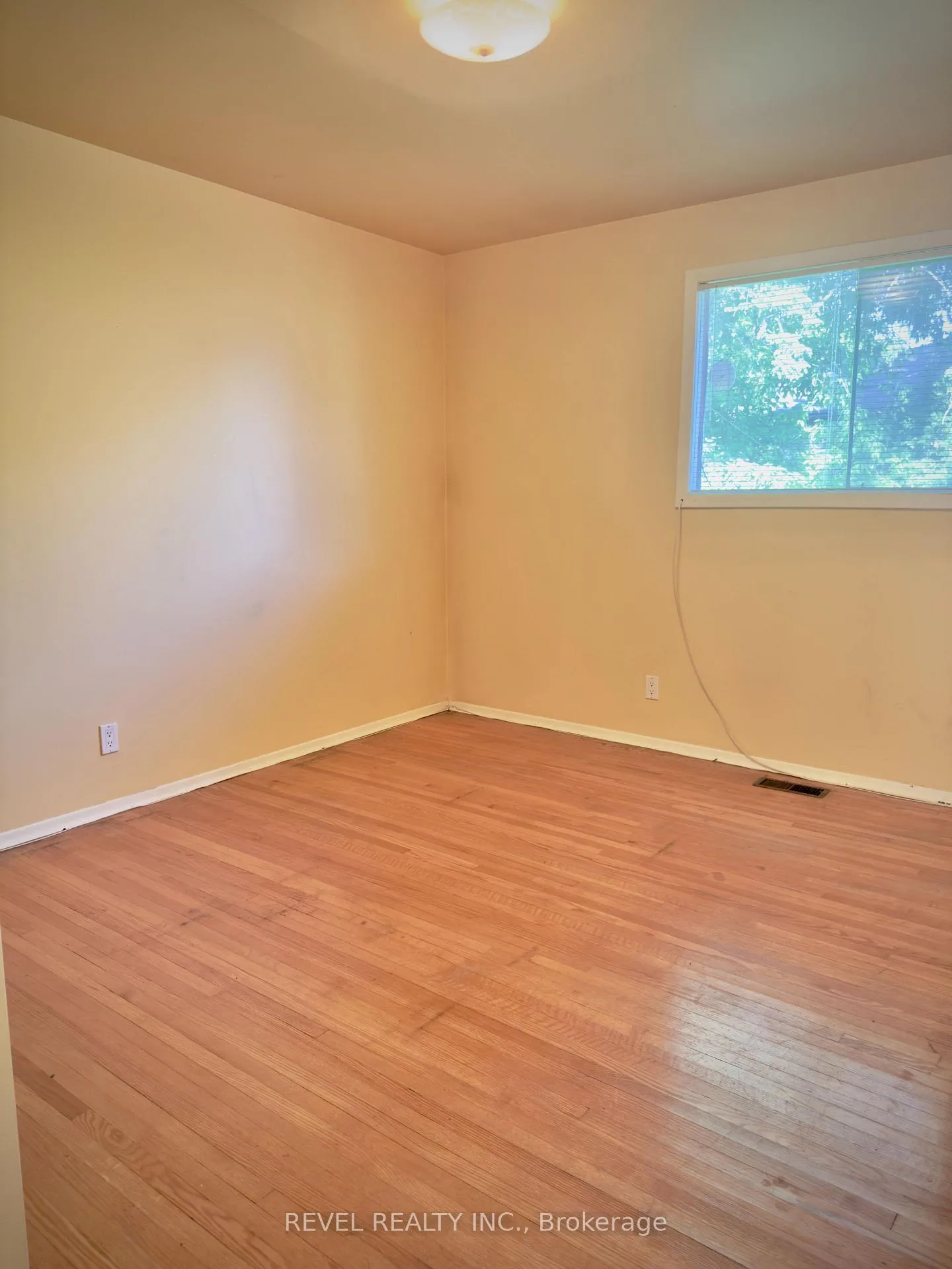 Photo 6 of 869 Douglas Avenue, Pickering, Bay Ridges — HOMEH