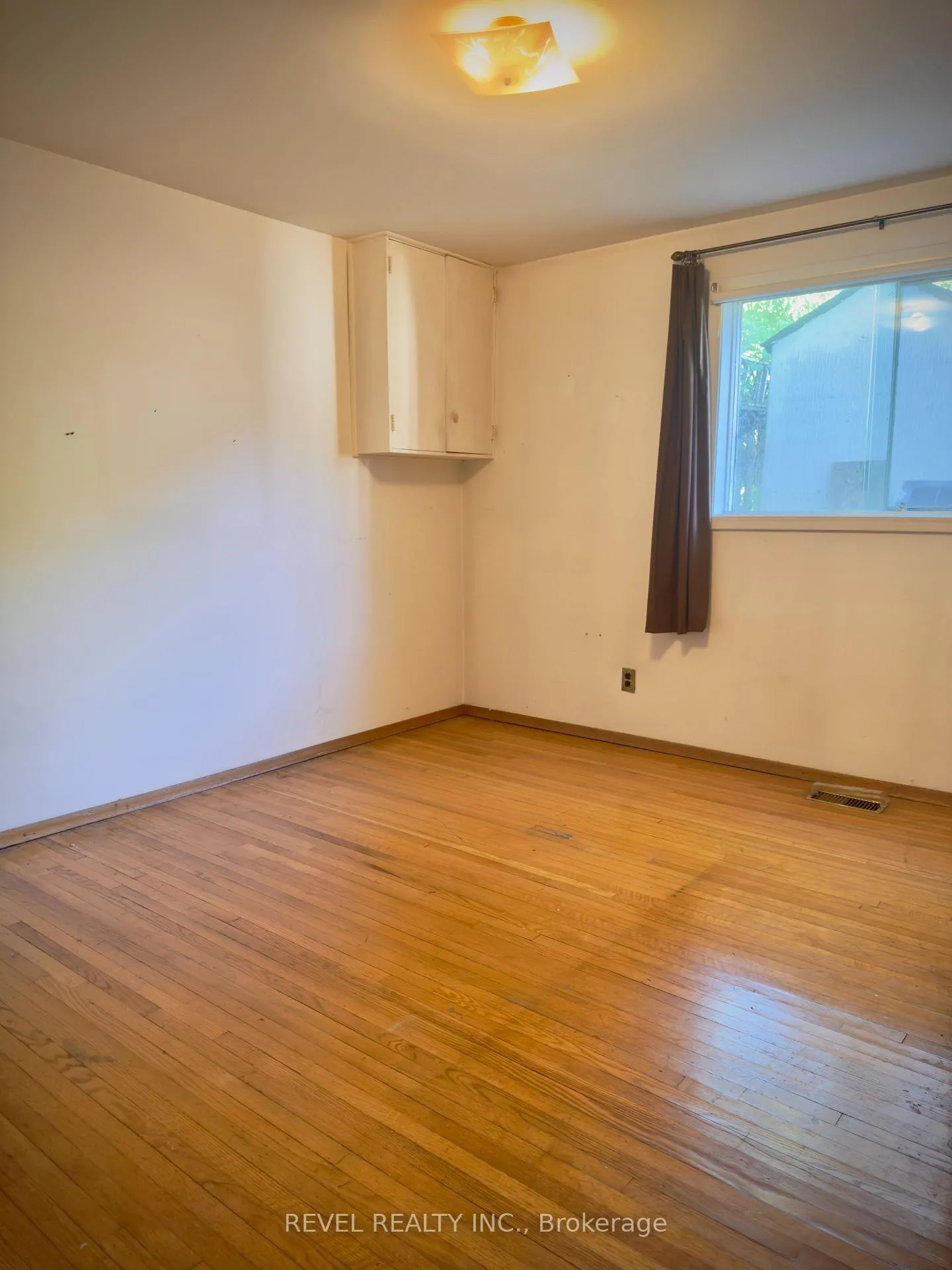 Photo 10 of 869 Douglas Avenue, Pickering, Bay Ridges — HOMEH